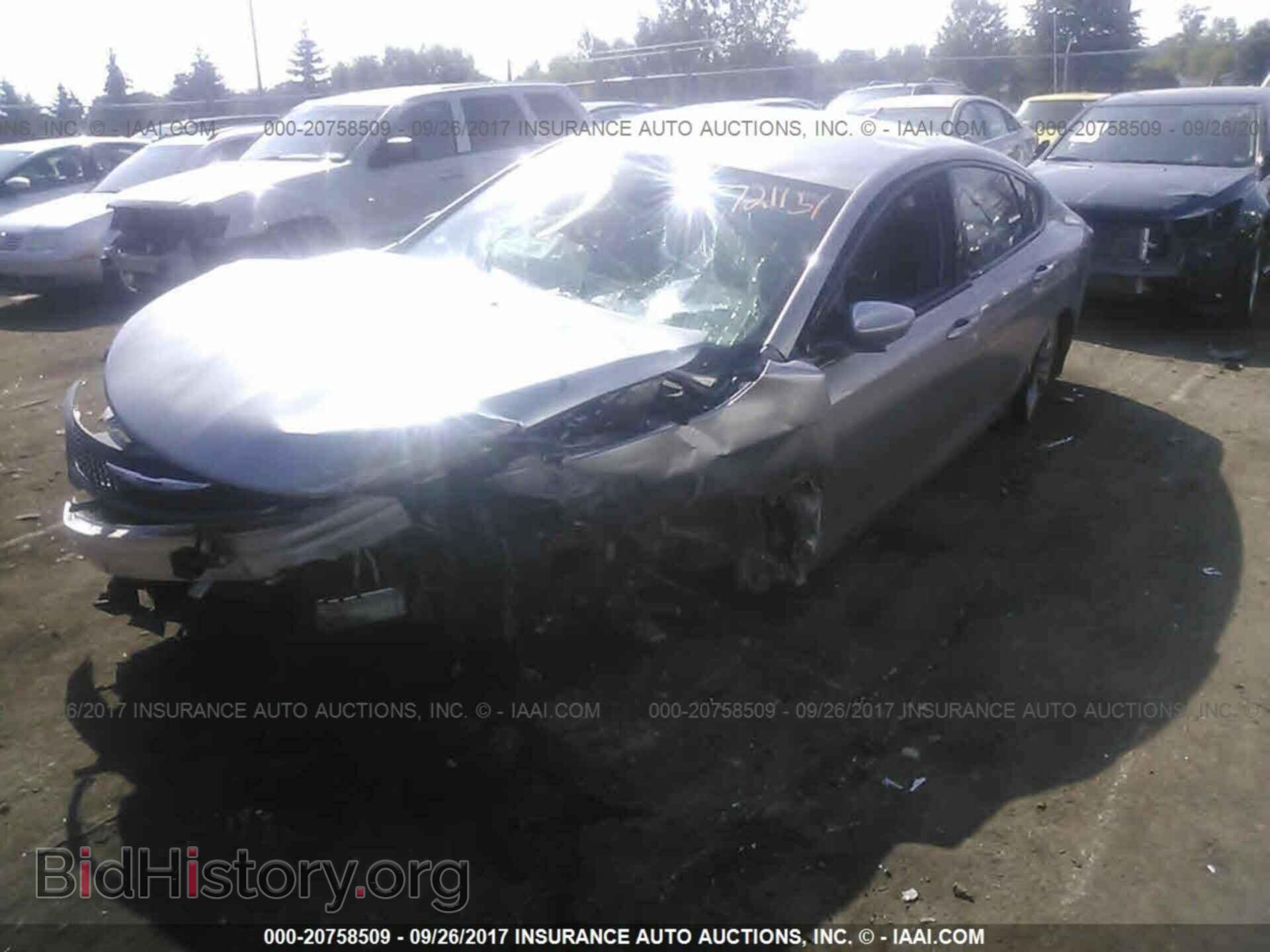 2015 Chrysler 200 - VIN: 1C3CCCBB2FN721151 - Photo 2