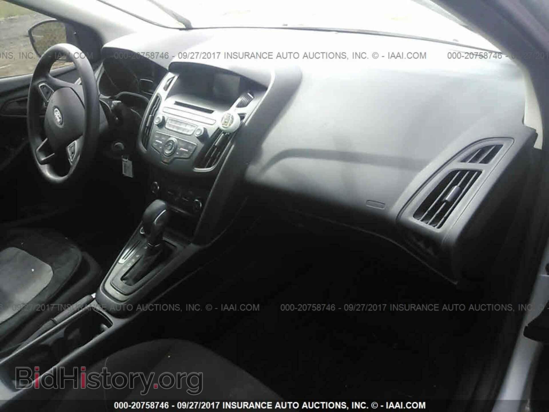 2016 Ford Focus - VIN: 1FADP3E28GL229162 - Photo 5