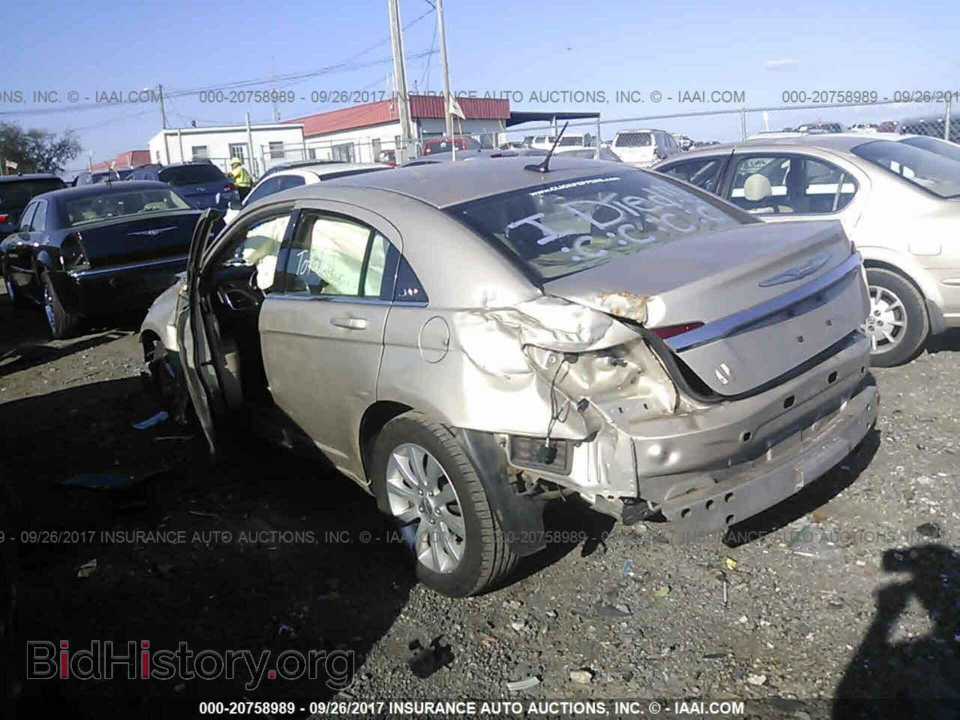 2013 Chrysler 200 - VIN: 1C3CCBBB1DN587840 - Фото 3