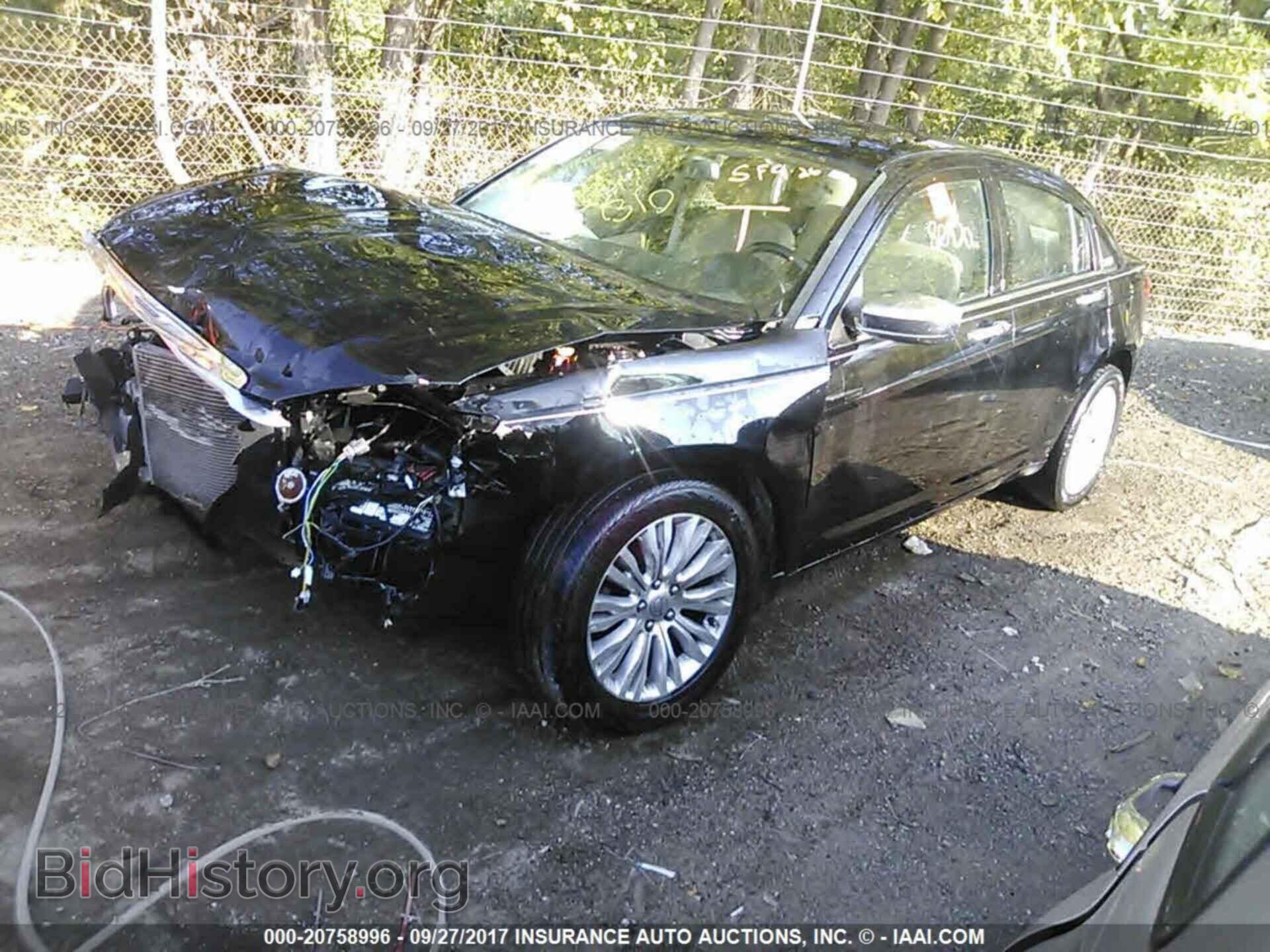 2012 Chrysler 200 - VIN: 1C3CCBCB2CN306433 - Photo 2