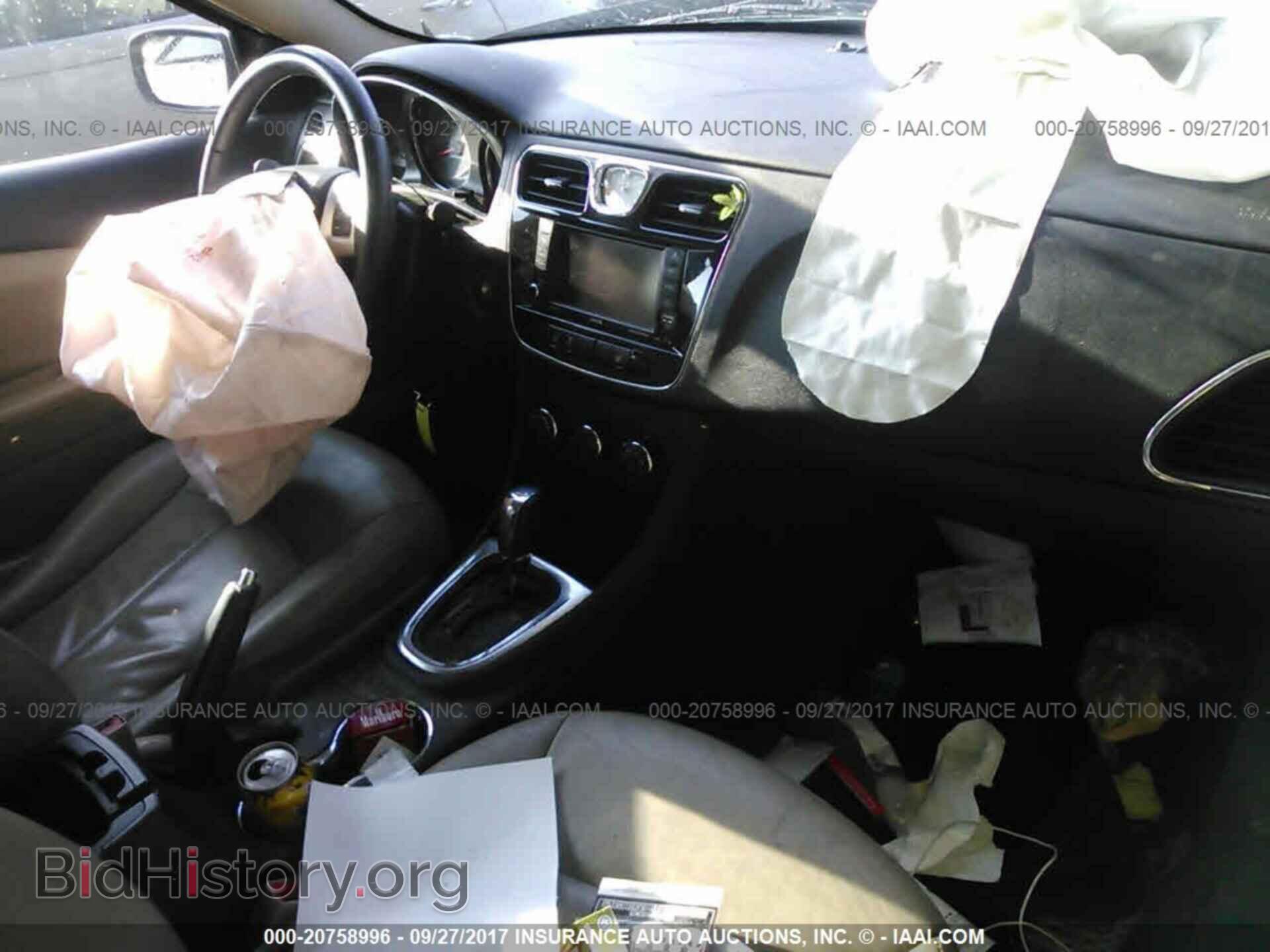 2012 Chrysler 200 - VIN: 1C3CCBCB2CN306433 - Photo 5