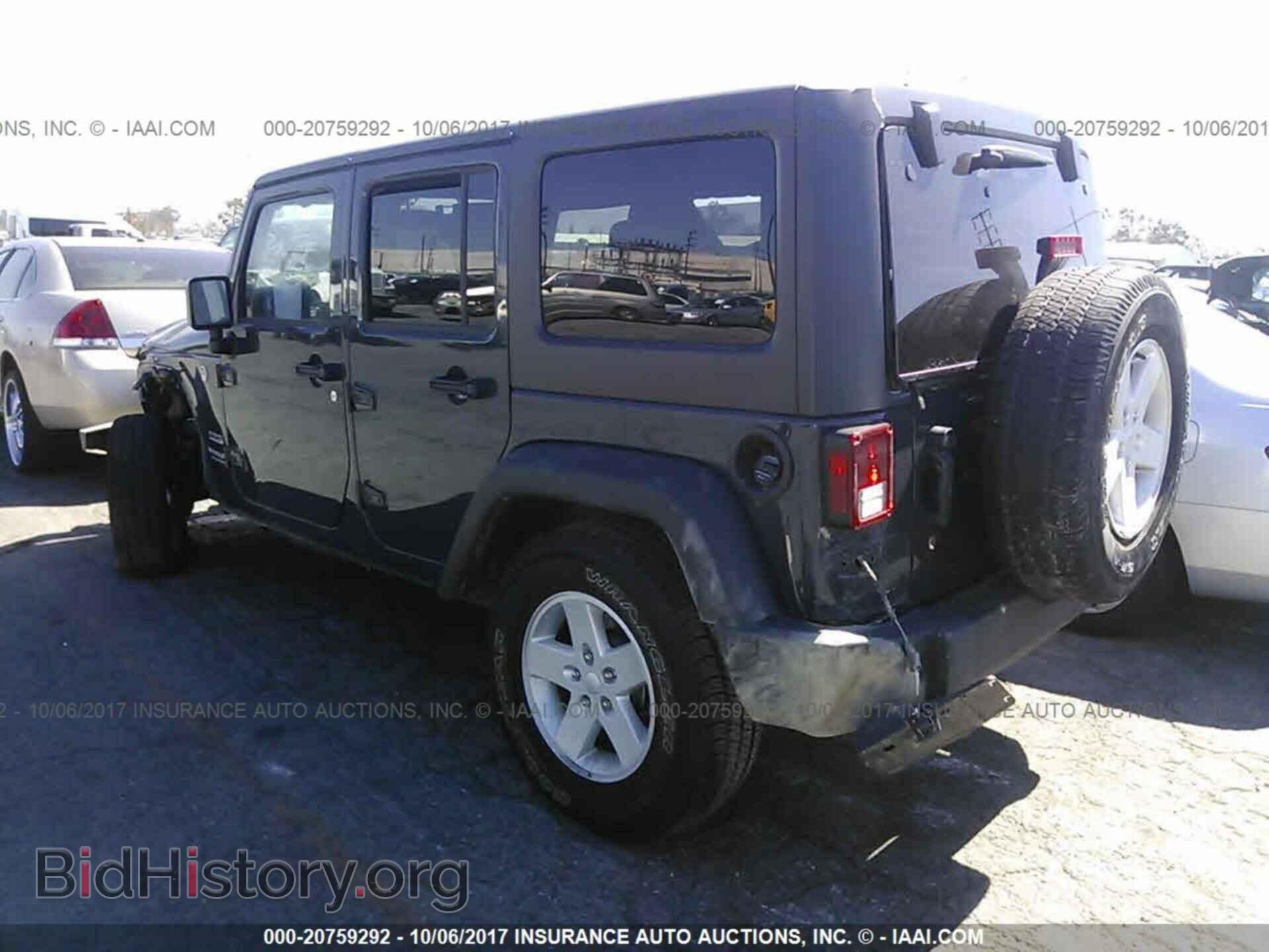 2017 Jeep Wrangler - VIN: 1C4BJWDG3HL528237 - Фото 3