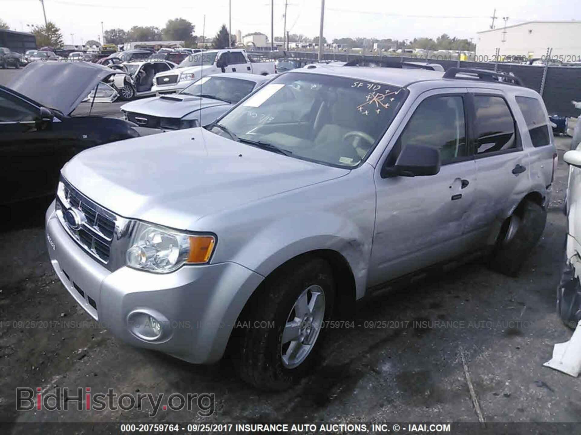 2011 Ford Escape - VIN: 1FMCU9DGXBKB04592 - Photo 2