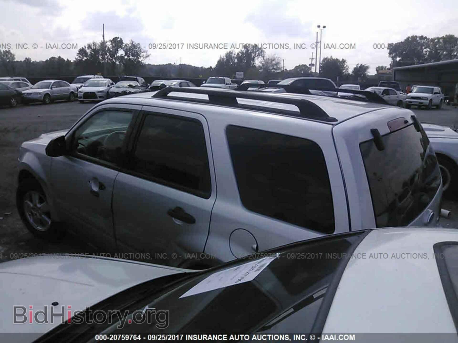2011 Ford Escape - VIN: 1FMCU9DGXBKB04592 - Photo 3