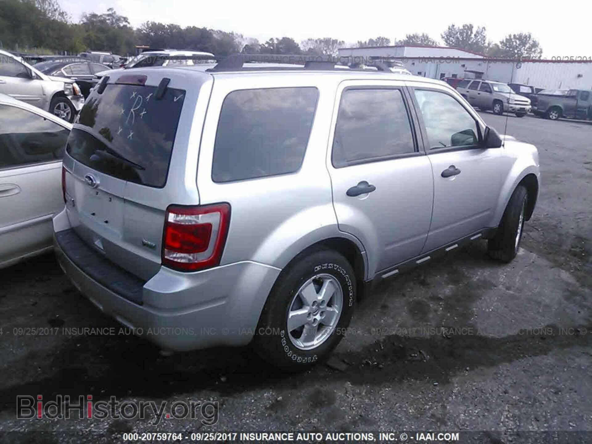 2011 Ford Escape - VIN: 1FMCU9DGXBKB04592 - Photo 4