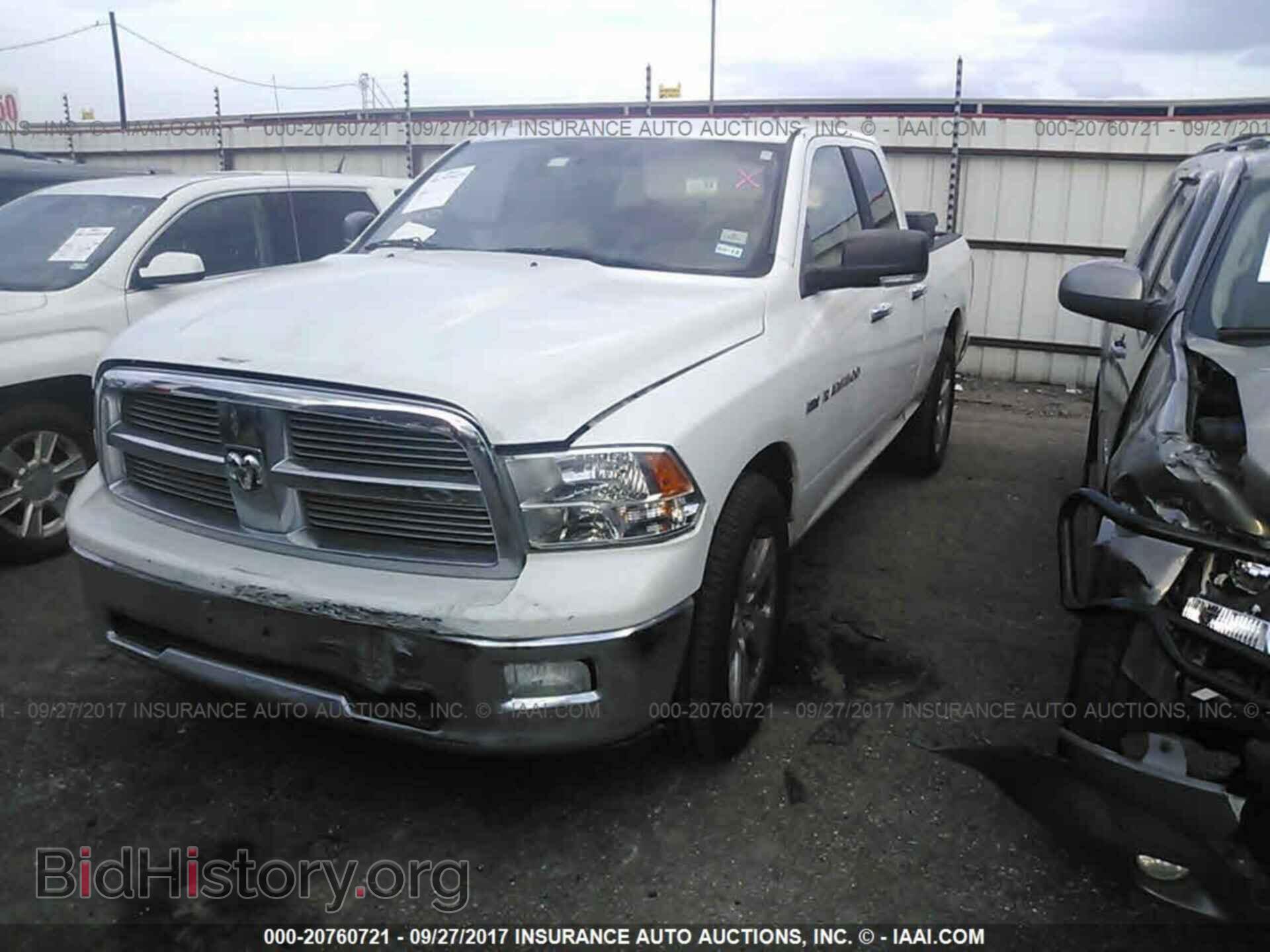 2011 Dodge Ram 1500 - VIN: 1D7RB1GTXBS587151 - Фото 2
