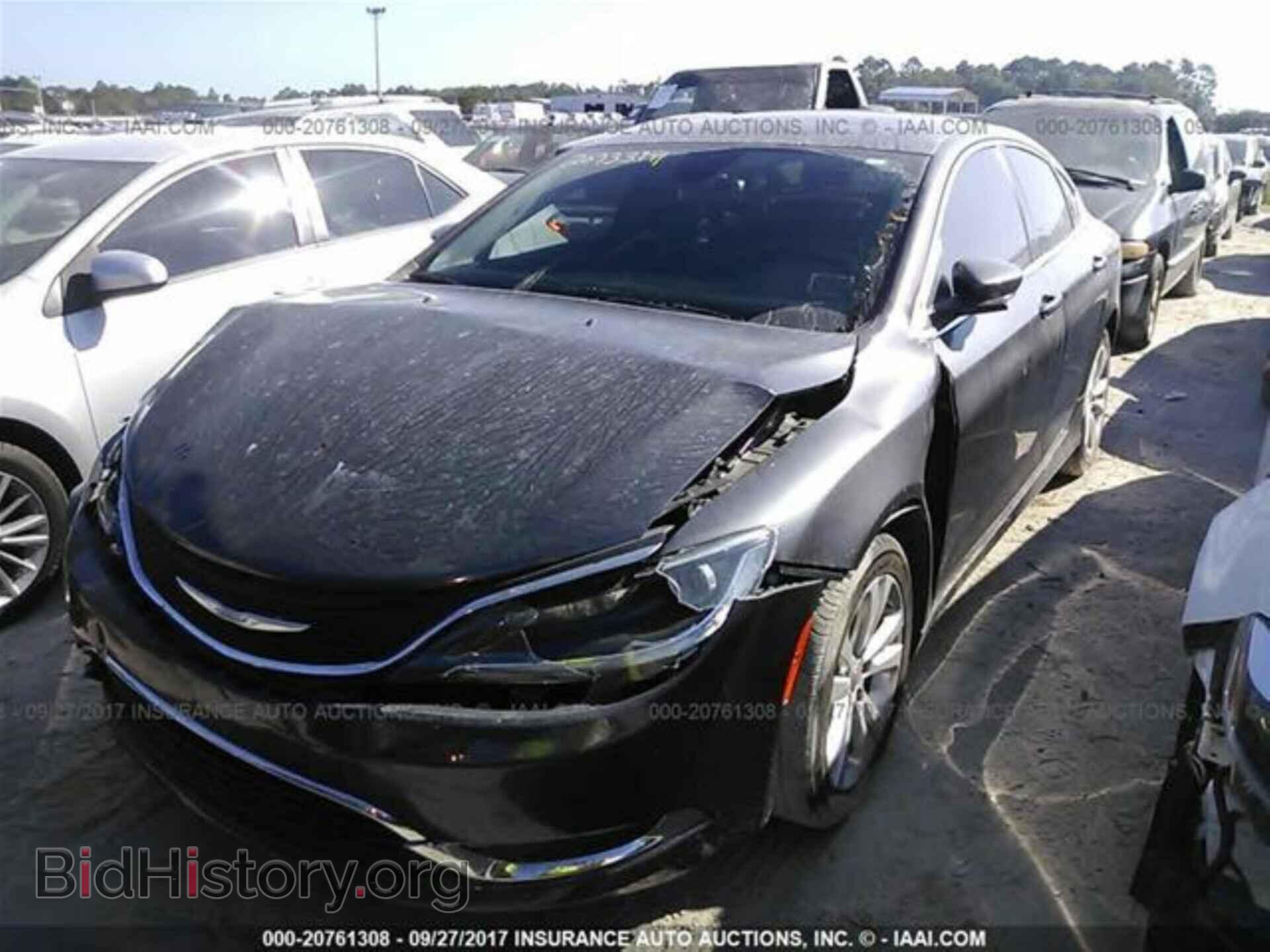 2015 Chrysler 200 - VIN: 1C3CCCAB3FN621044 - Photo 2
