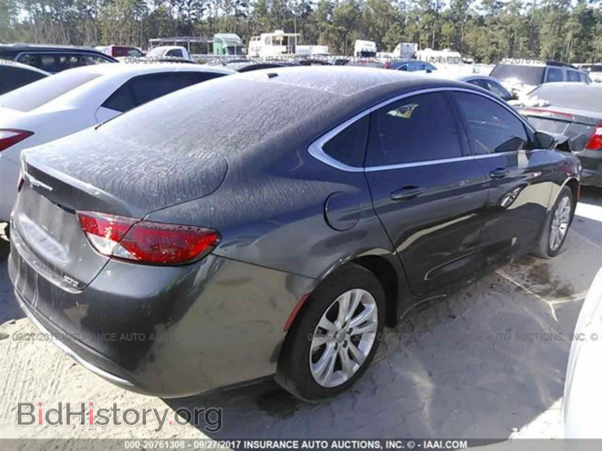 2015 Chrysler 200 - VIN: 1C3CCCAB3FN621044 - Photo 4