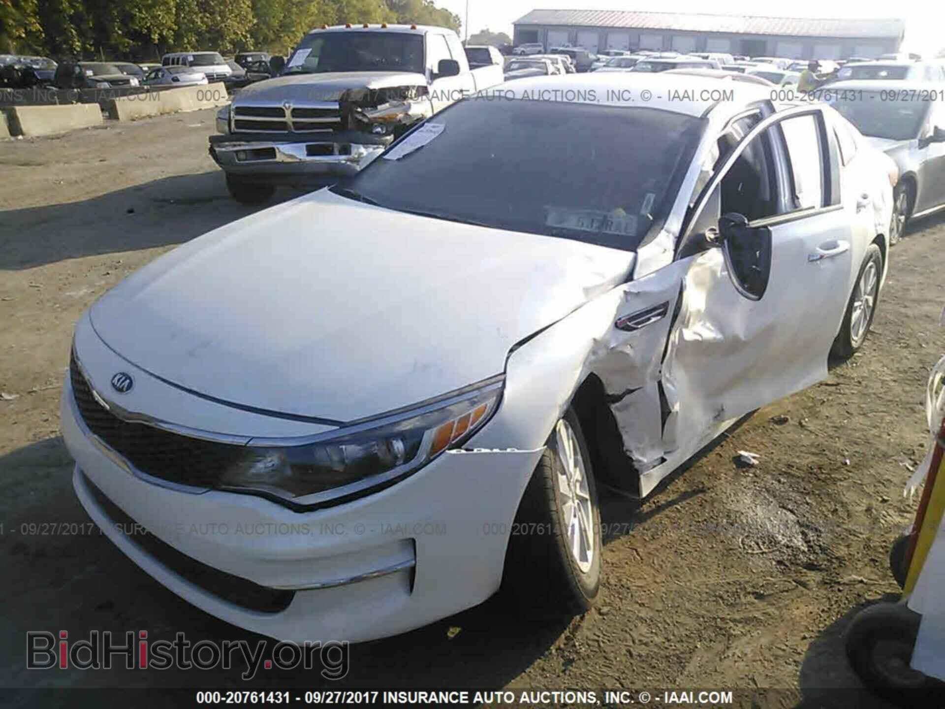 2016 Kia Optima - VIN: KNAGT4L34G5090413 - Photo 2