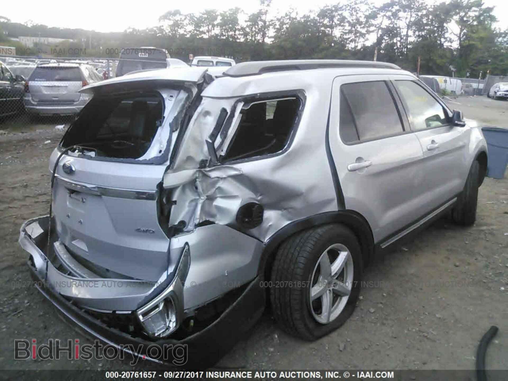 2017 Ford Explorer - VIN: 1FM5K8D85HGA40278 - Photo 4