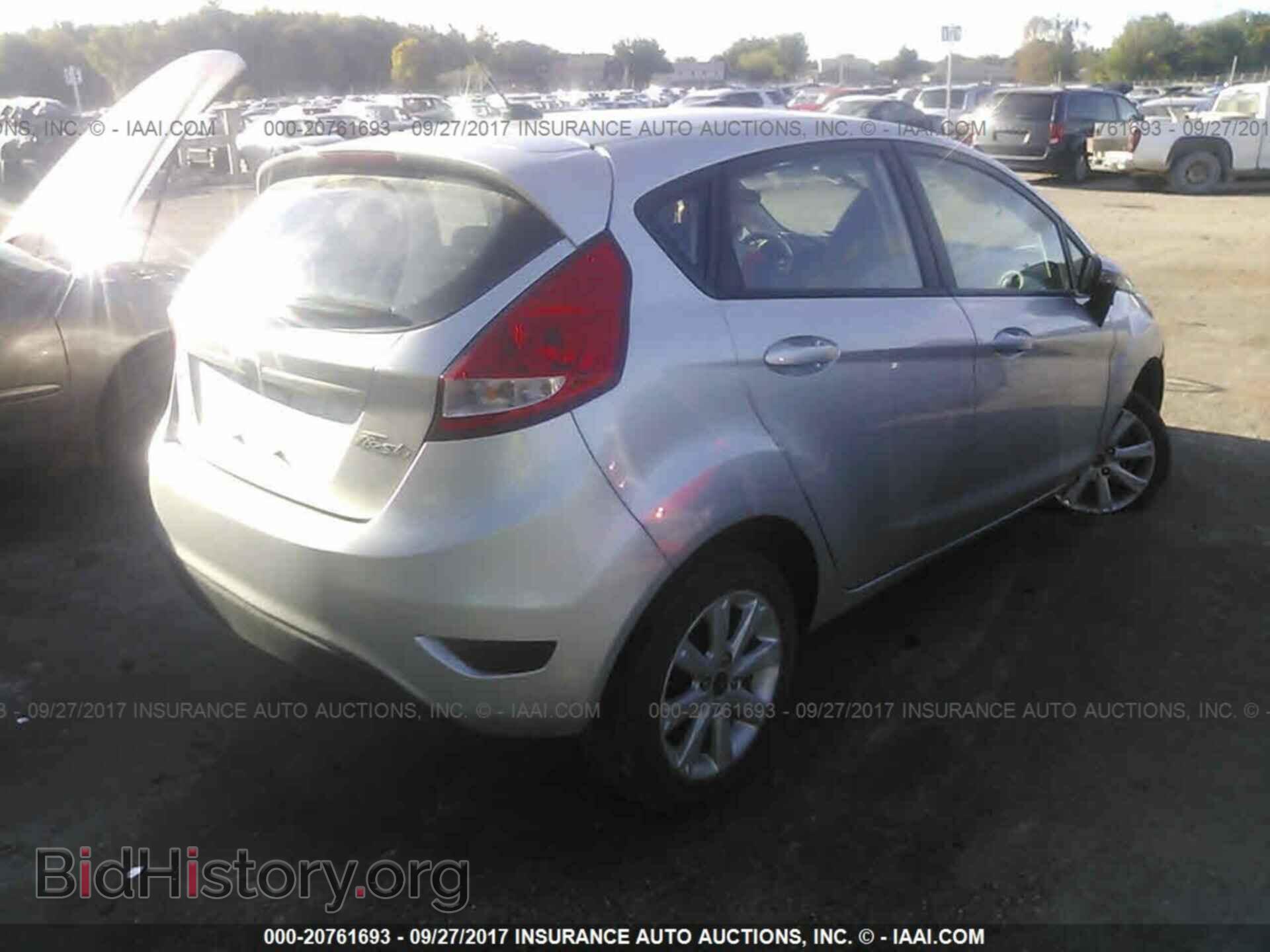 2013 Ford Fiesta - VIN: 3FADP4EJ0DM202187 - Фото 4