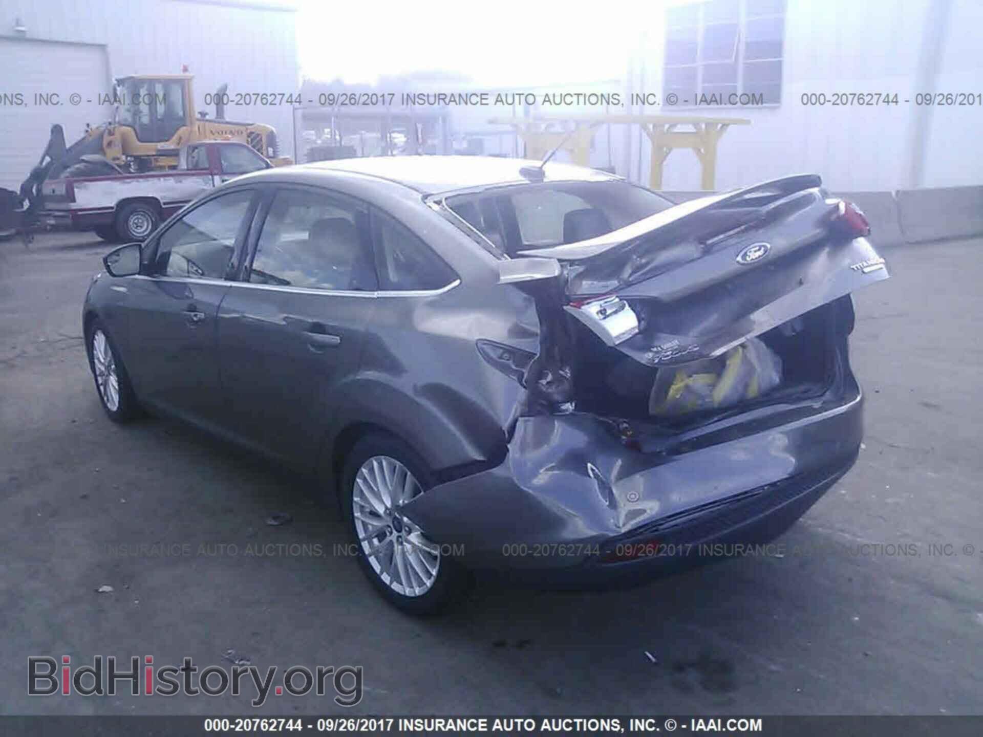 2014 Ford Focus - VIN: 1FADP3J22EL221982 - Photo 3