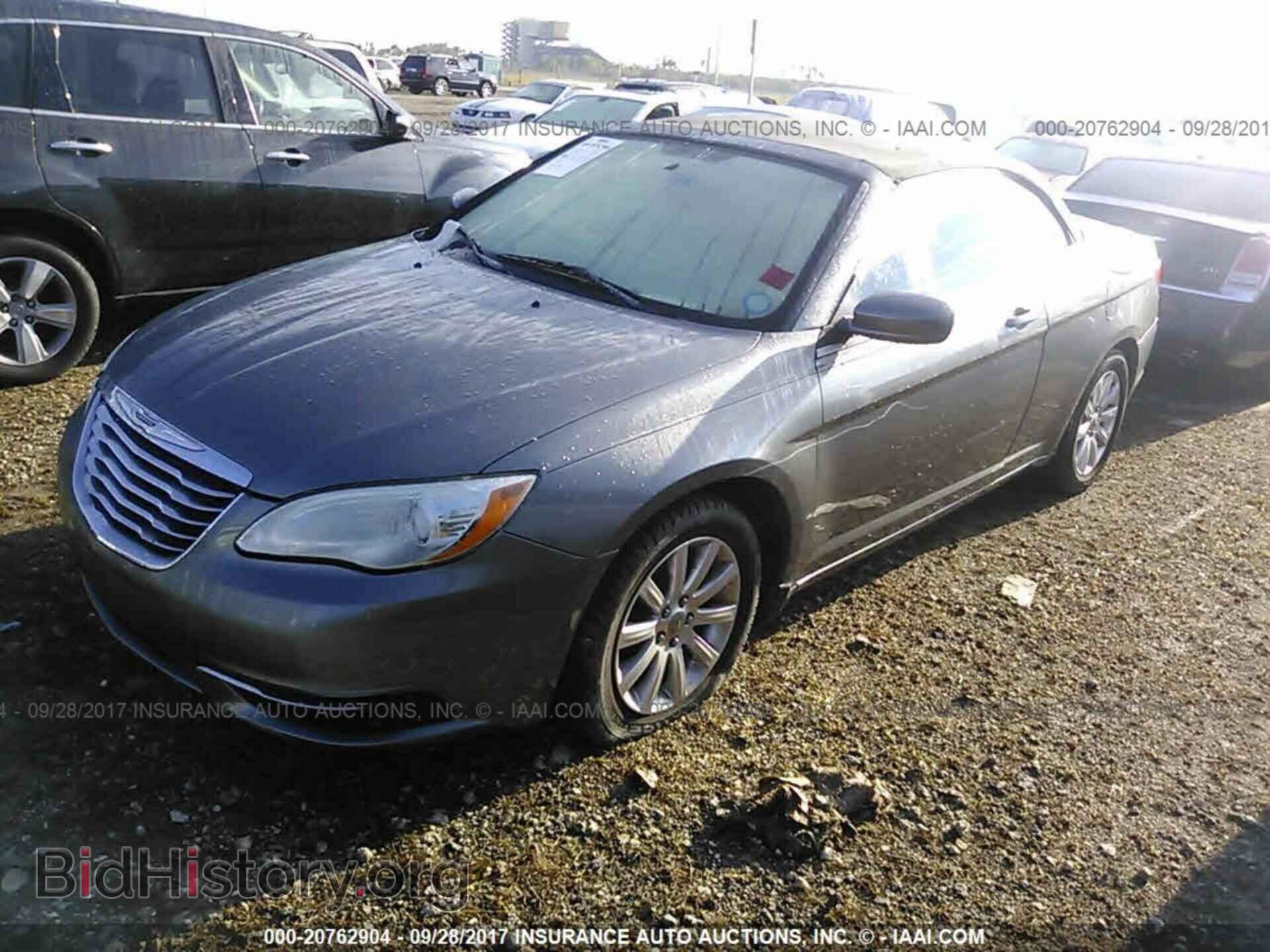 2012 Chrysler 200 - VIN: 1C3BCBEB9CN115987 - Photo 2