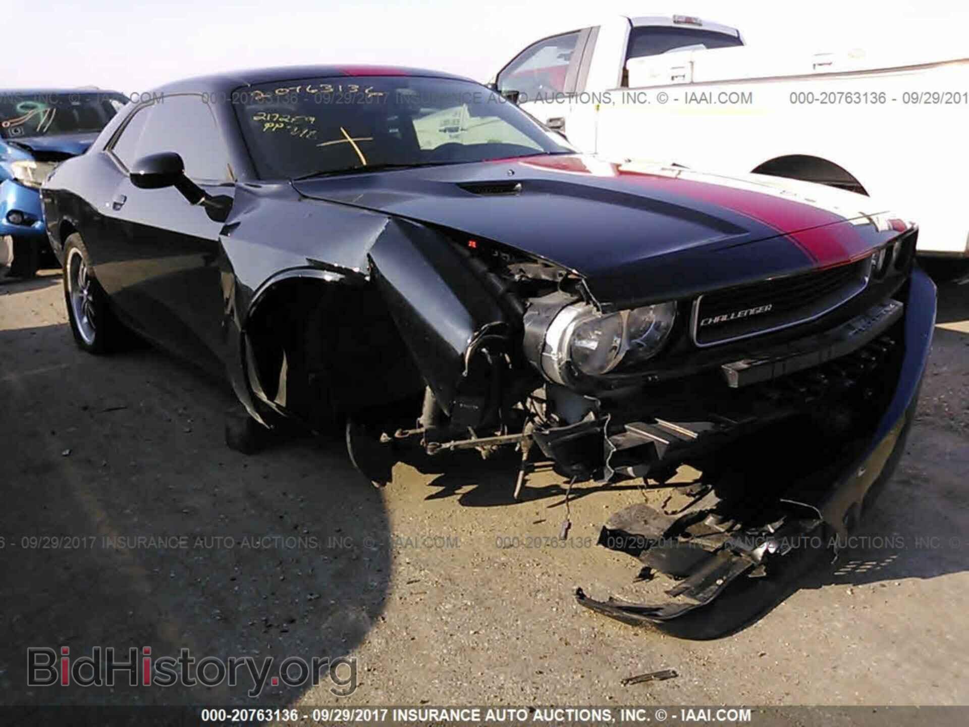 Photo 2C3CDYAG5CH294012 - Dodge Challenger 2012