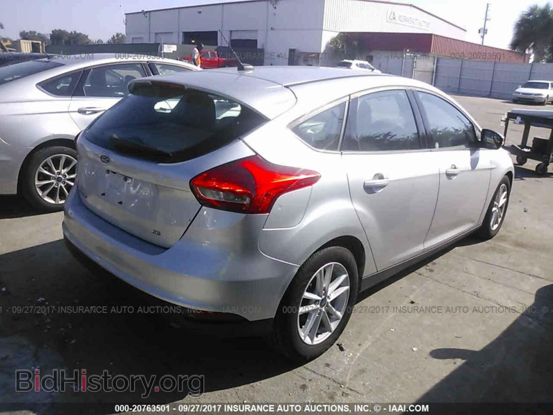 2017 Ford Focus - VIN: 1FADP3K26HL247584 - Фото 4