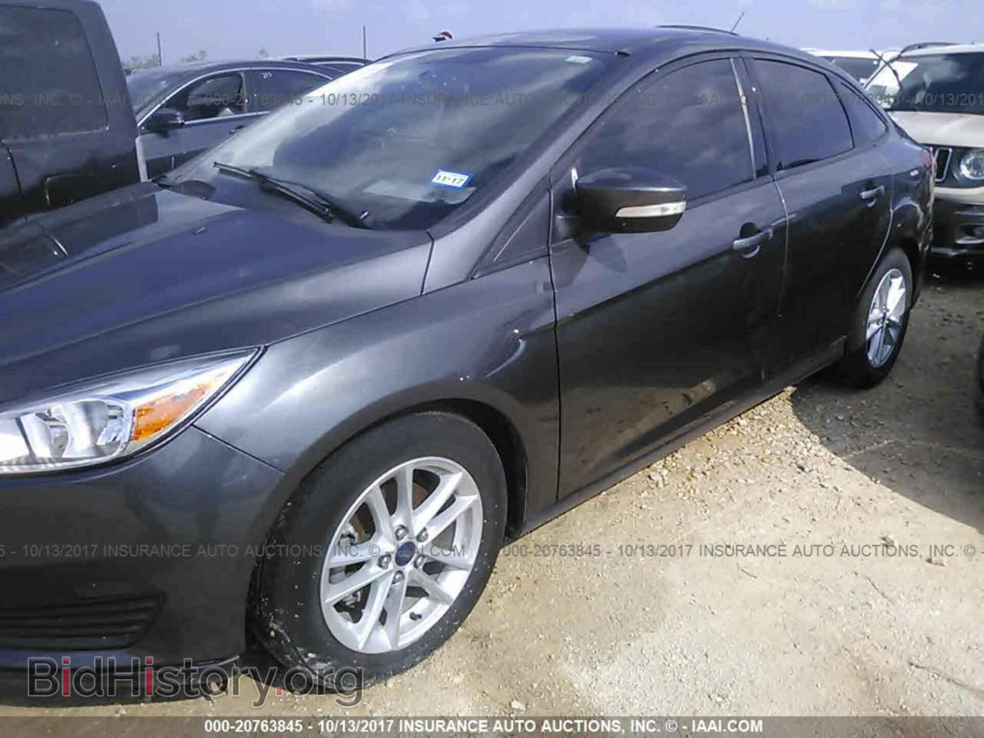 2015 Ford Focus - VIN: 1FADP3F21FL384620 - Photo 2