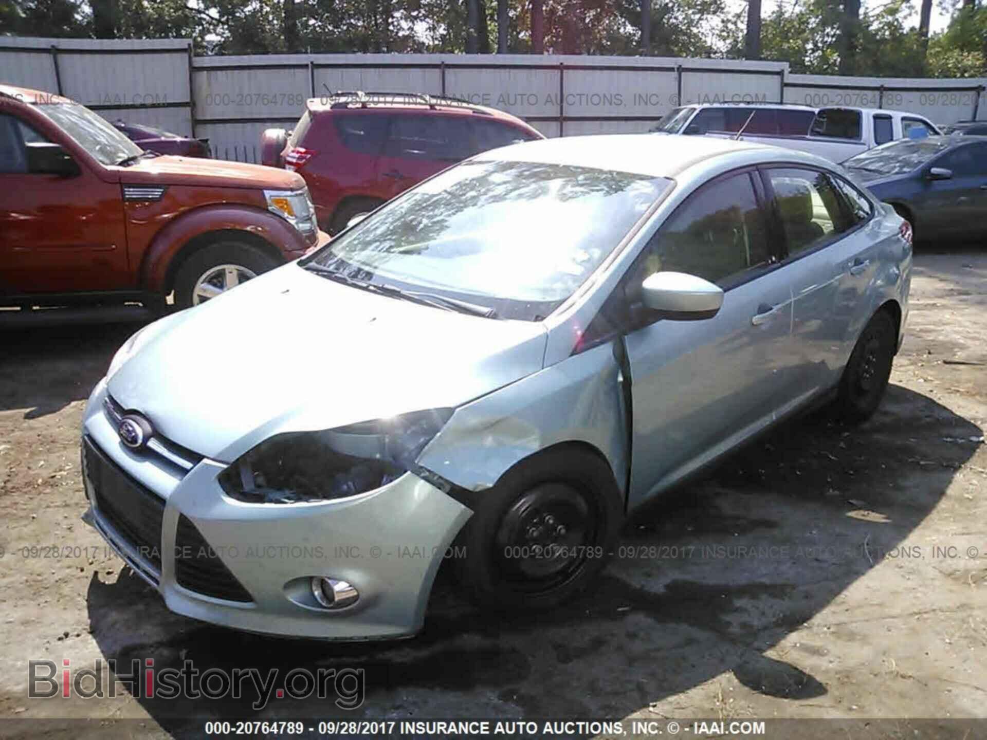 2012 Ford Focus - VIN: 1FAHP3F2XCL361995 - Фото 2