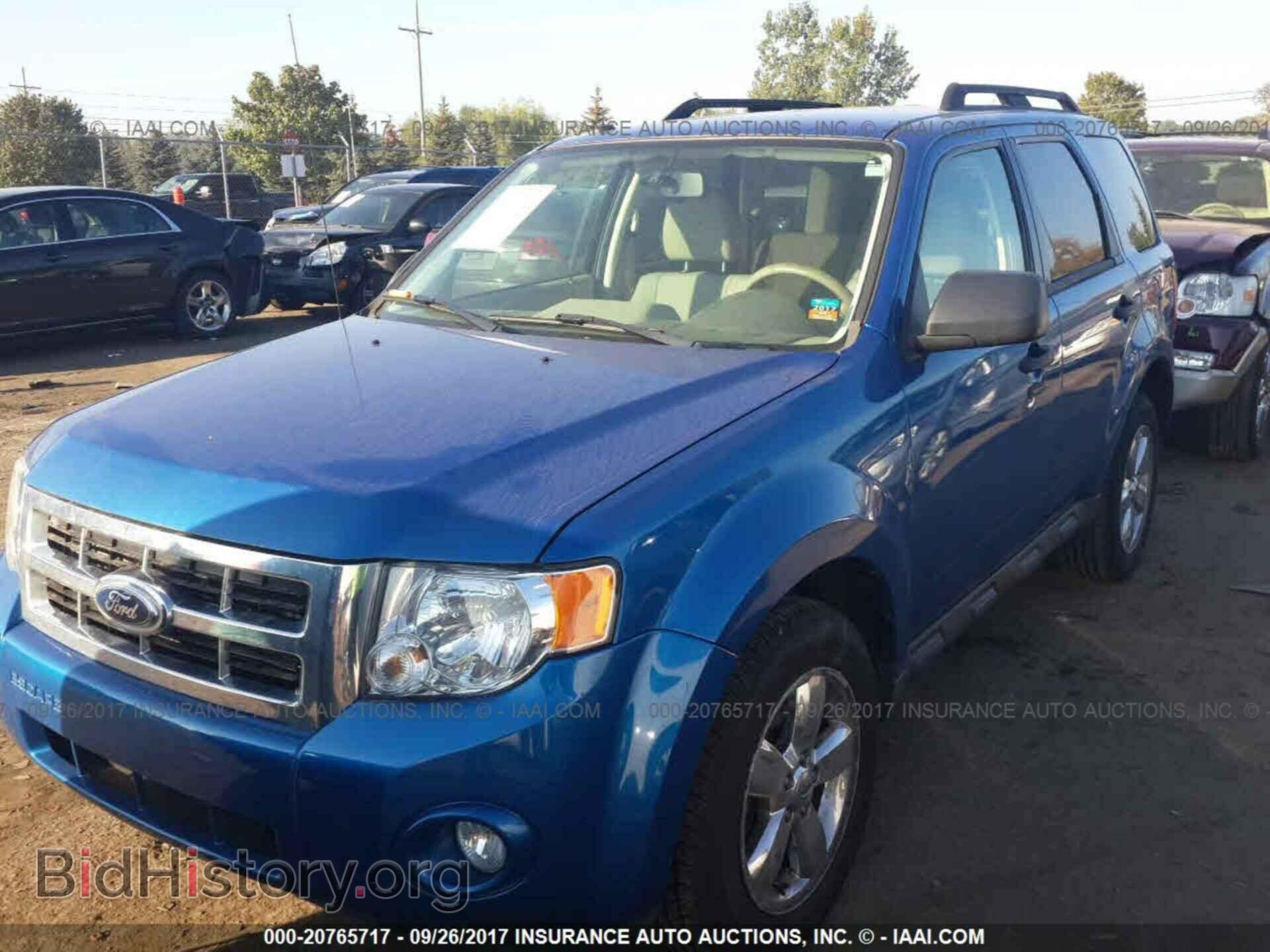 2011 Ford Escape - VIN: 1FMCU9D75BKA43572 - Photo 2