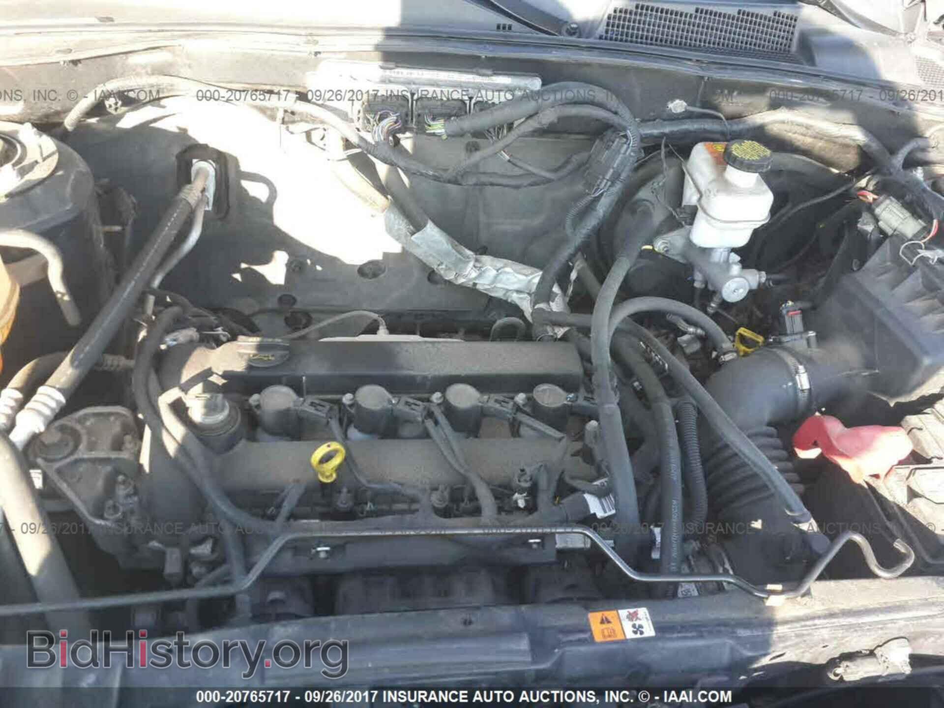 2011 Ford Escape - VIN: 1FMCU9D75BKA43572 - Photo 10