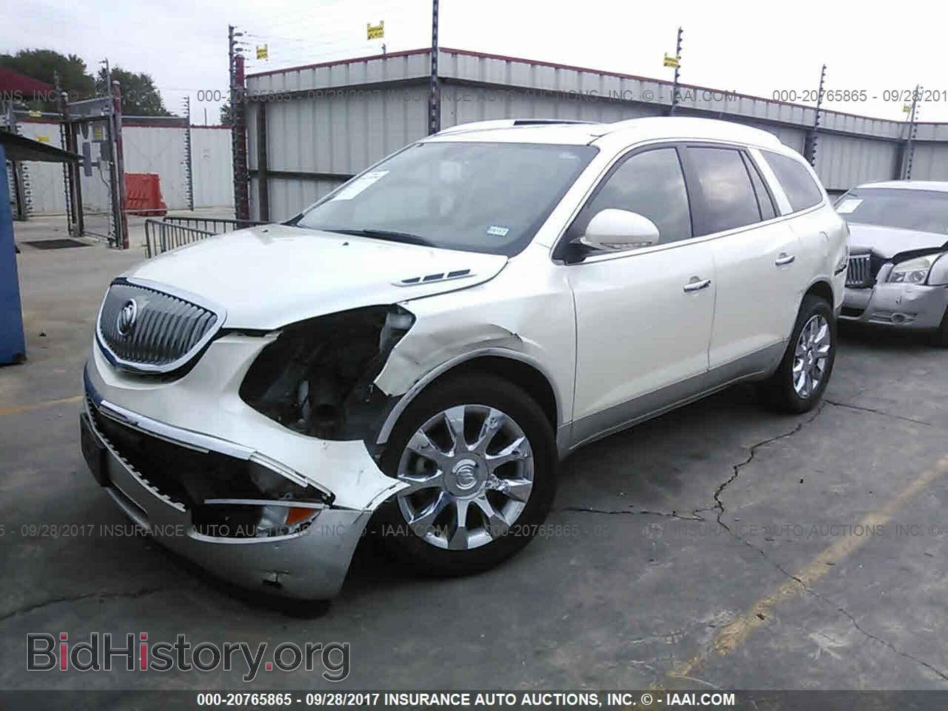 2012 Buick Enclave - VIN: 5GAKRDED1CJ256536 - Photo 2