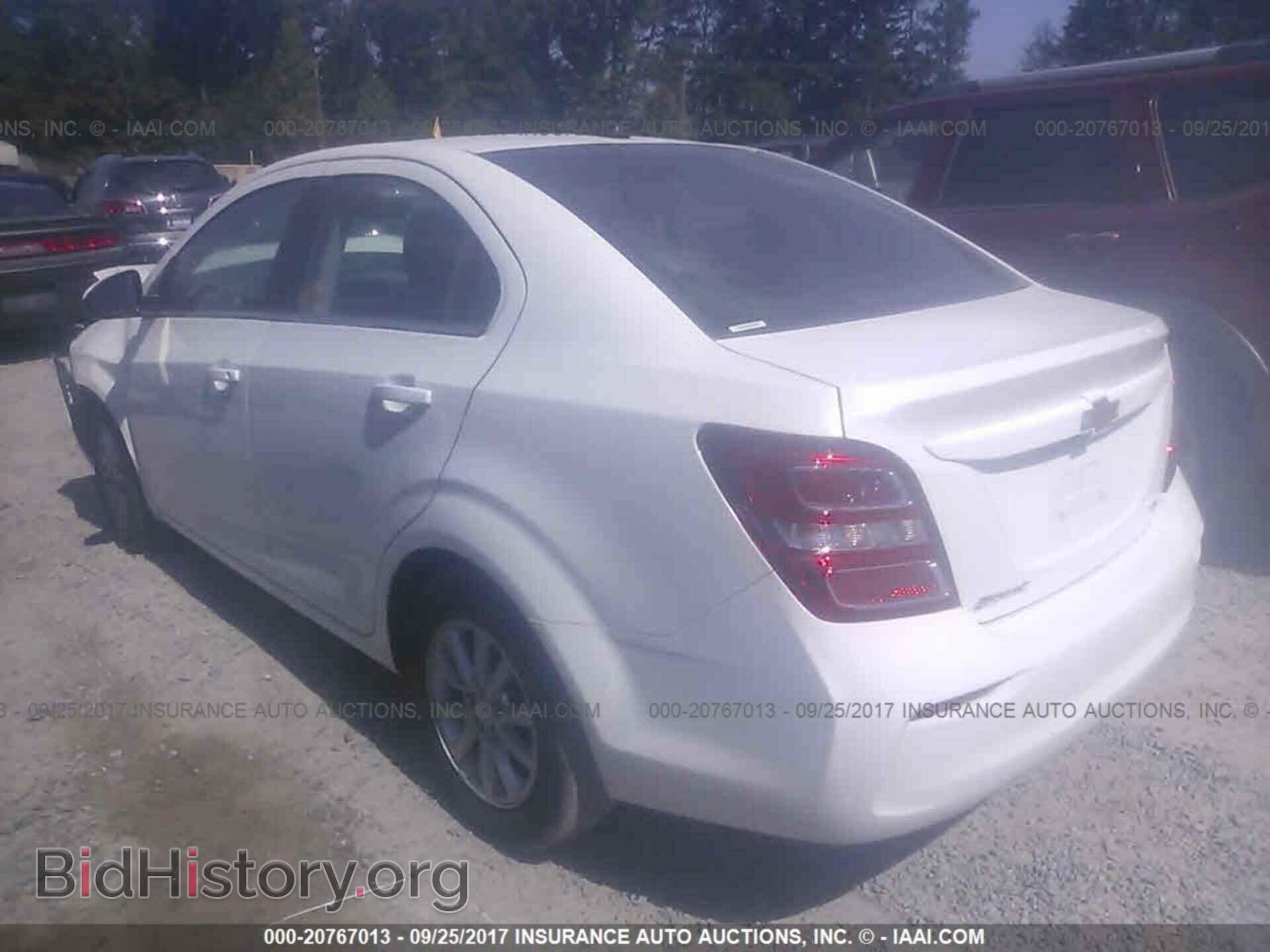 2017 Chevrolet Sonic - VIN: 1G1JD5SH2H4125667 - Photo 3