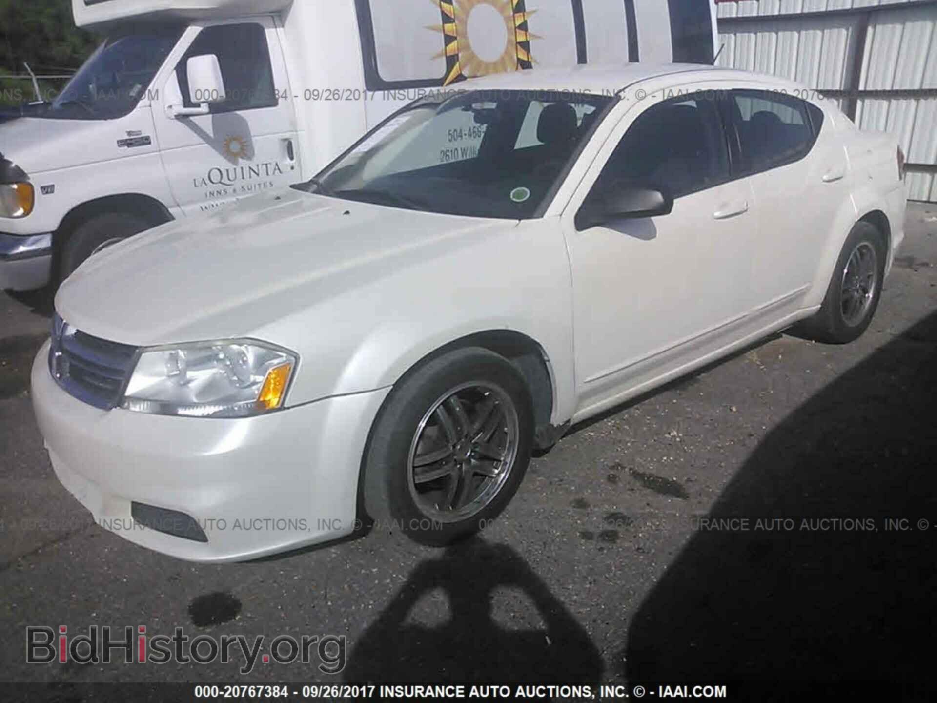 2011 Dodge Avenger - VIN: 1B3BD4FB0BN515438 - Фото 2