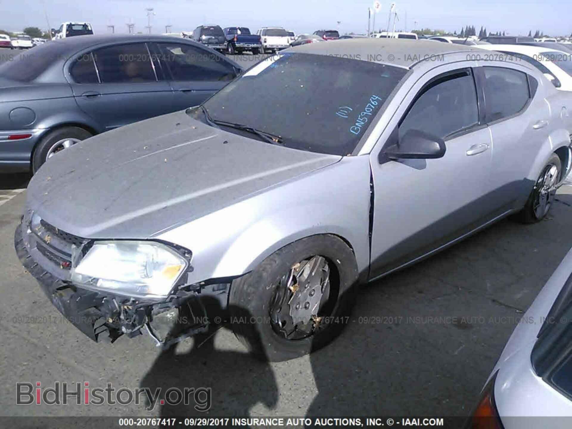 2011 Dodge Avenger - VIN: 1B3BD4FB3BN590764 - Фото 2