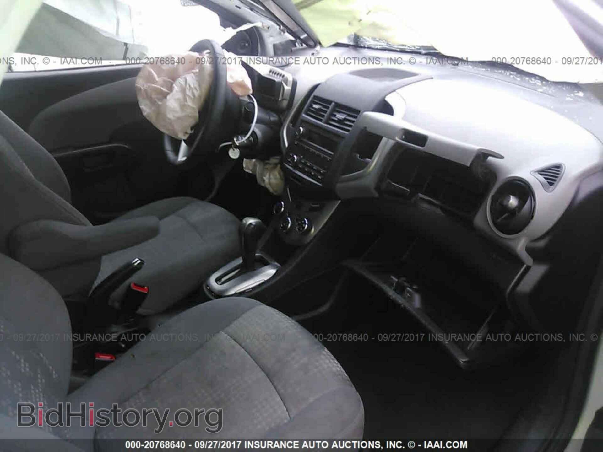 2014 Chevrolet Sonic - VIN: 1G1JA5SH4E4204357 - Фото 5