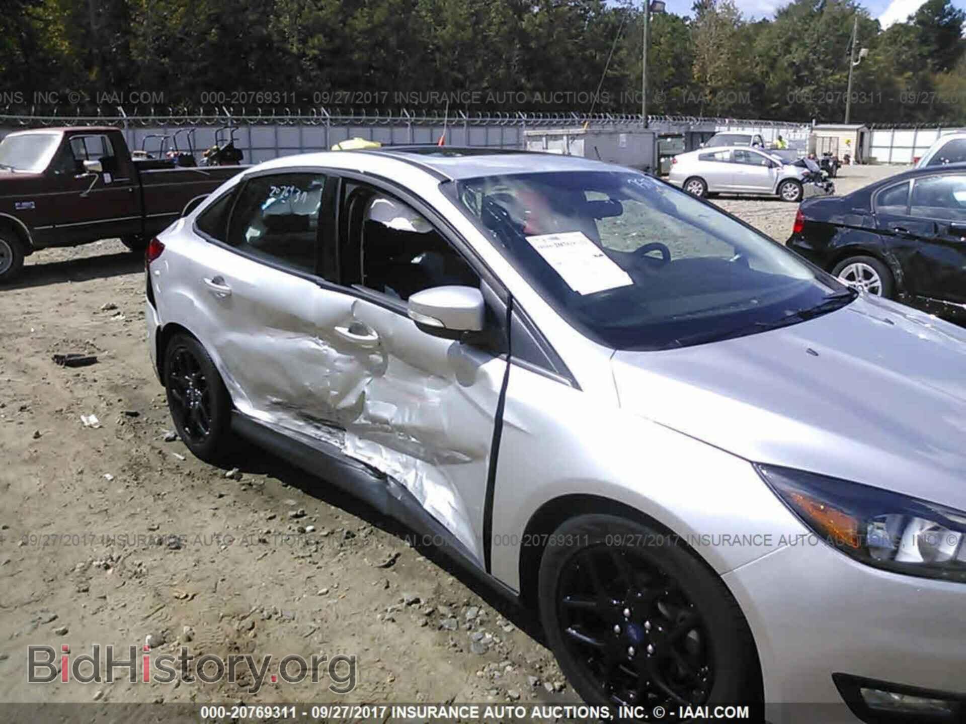 2016 Ford Focus - VIN: 1FADP3F26GL307517 - Photo 6