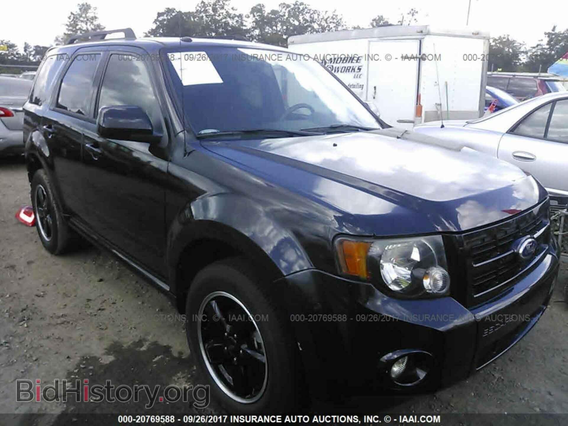 Photo 1FMCU0DG6BKA12617 - Ford Escape 2011