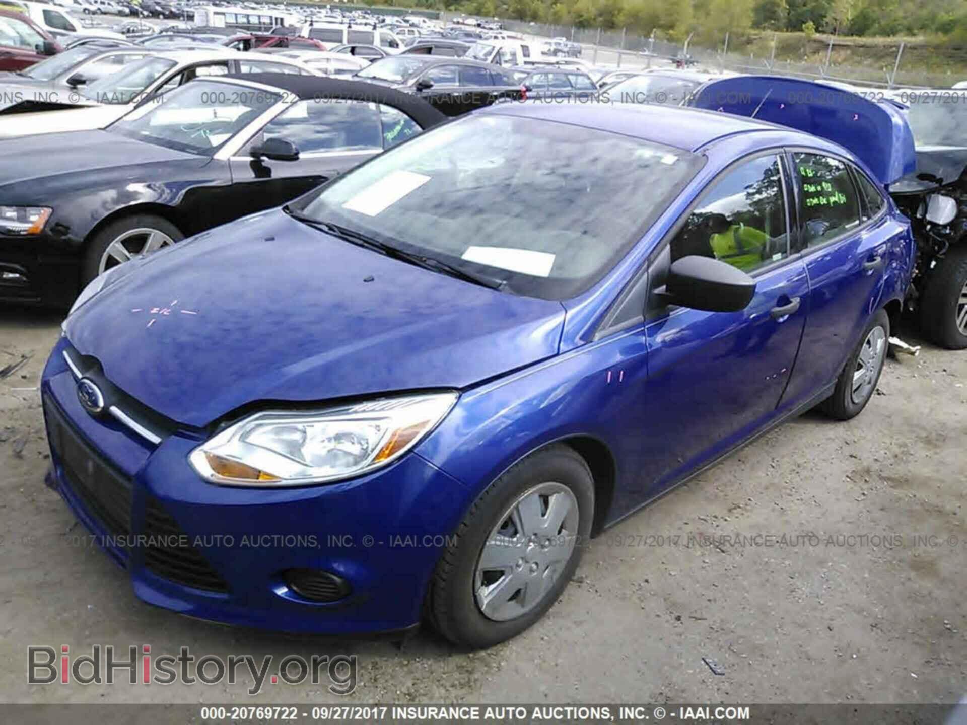 2012 Ford Focus - VIN: 1FAHP3E27CL309340 - Photo 2