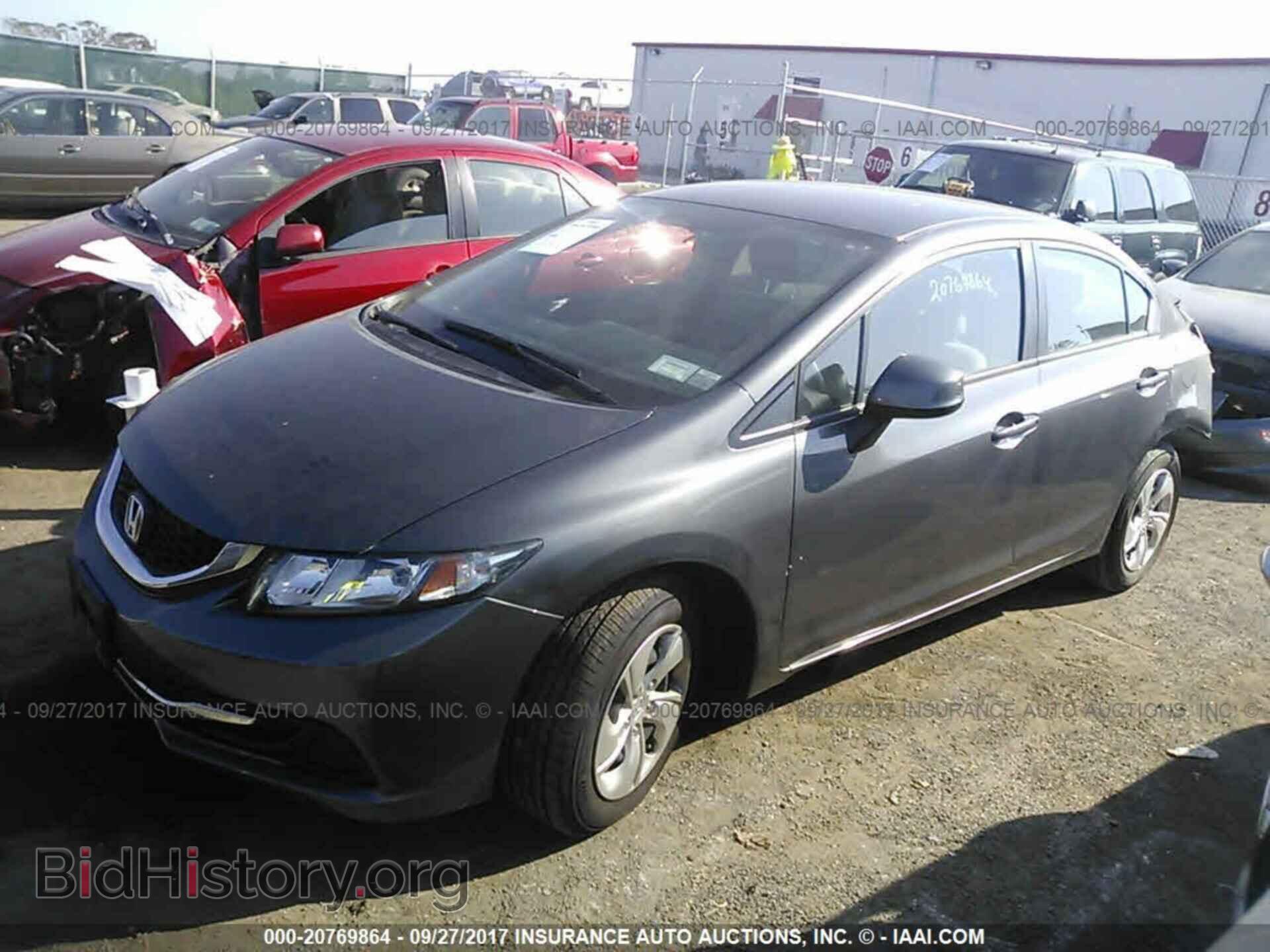 2013 Honda Civic - VIN: 2HGFB2F58DH562928 - Photo 2