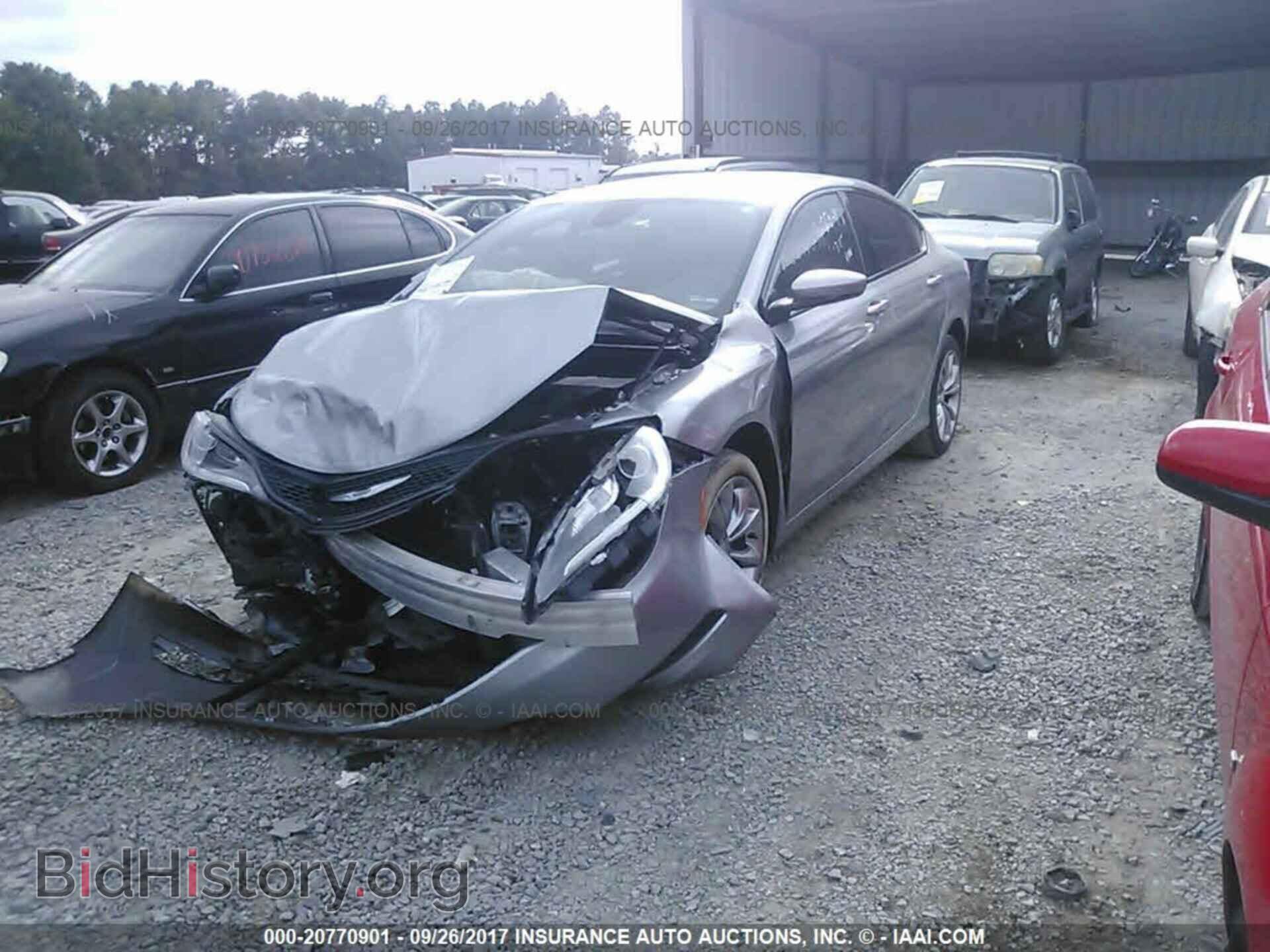 2015 Chrysler 200 - VIN: 1C3CCCBB5FN720477 - Photo 2