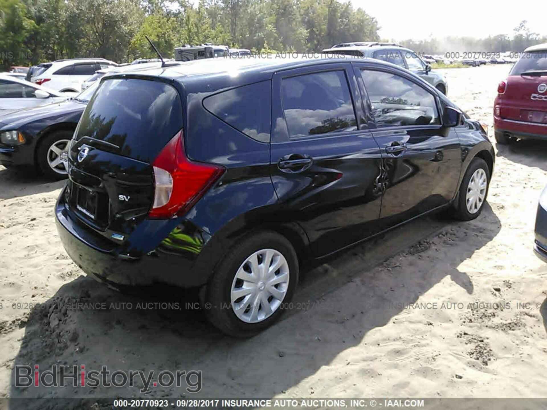 2016 Nissan Versa note - VIN: 3N1CE2CP0GL386132 - Фото 4
