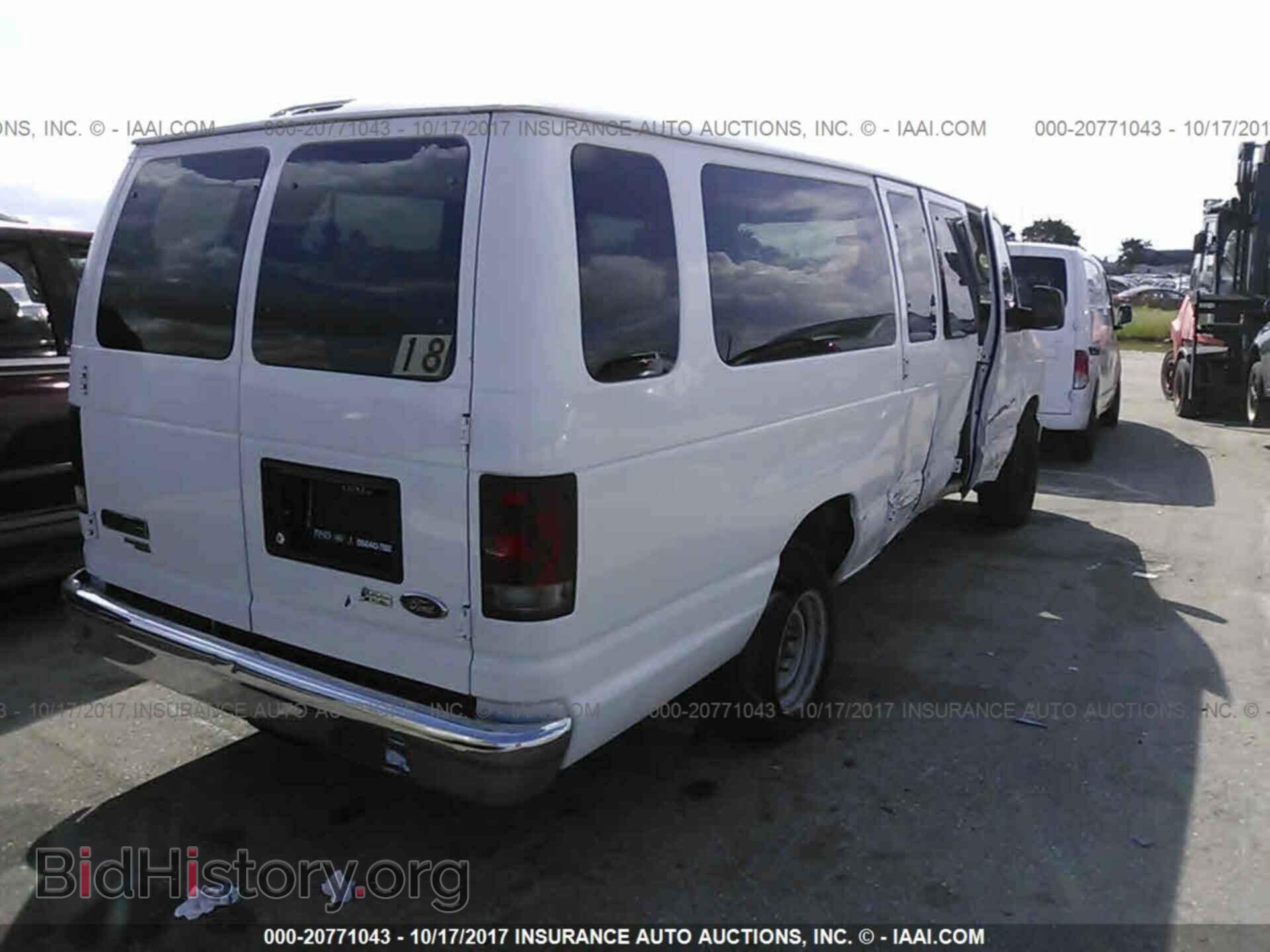 2011 Ford Econoline - VIN: 1FBSS3BL0BDA59383 - Фото 4