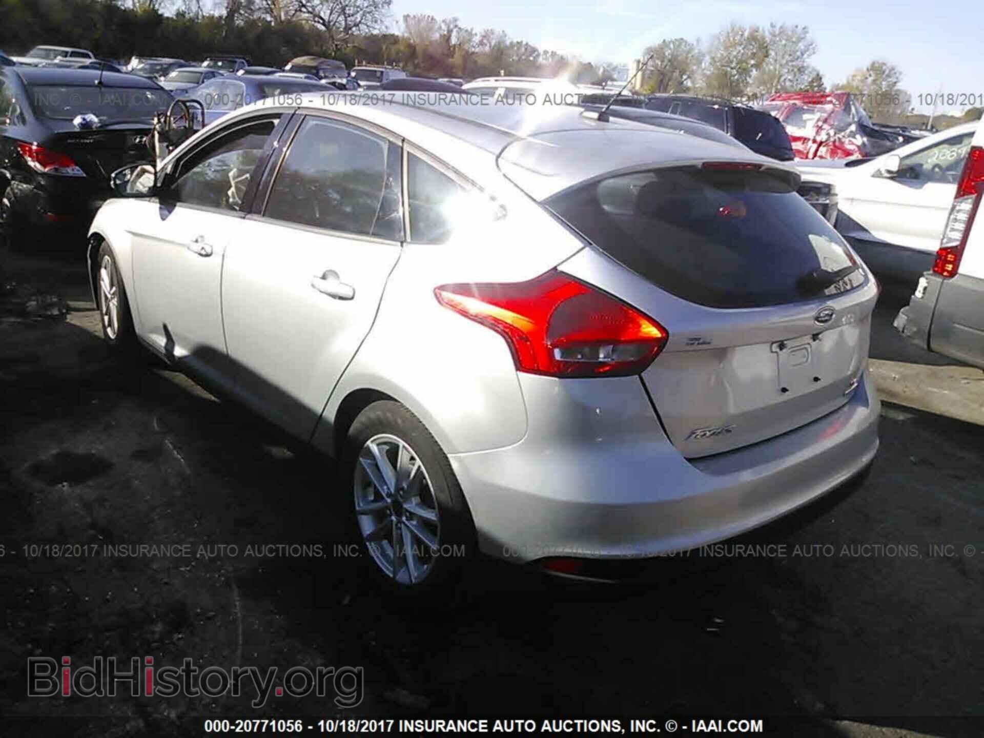 2016 Ford Focus - VIN: 1FADP3K21GL276571 - Photo 3