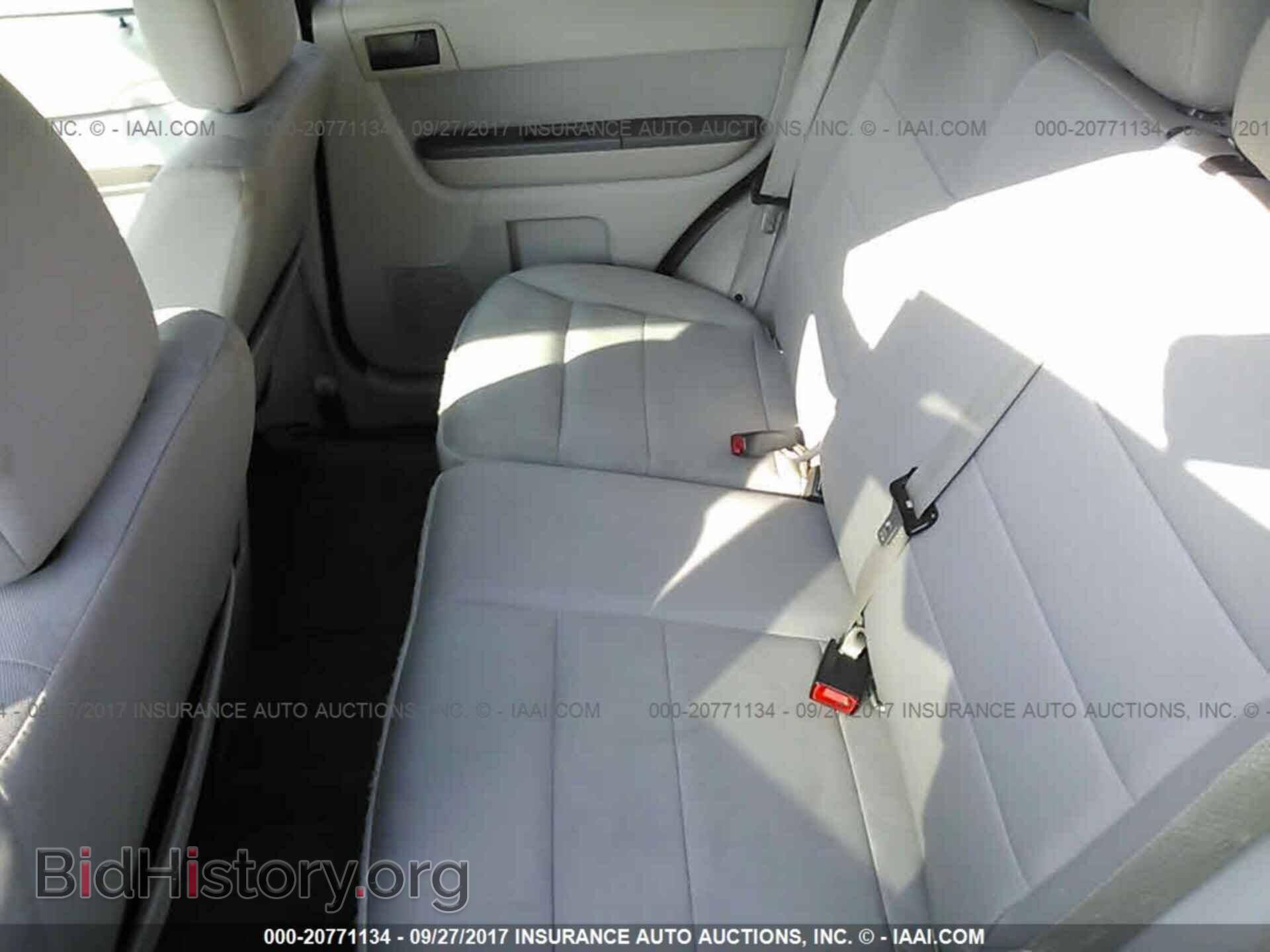 2011 Ford Escape - VIN: 1FMCU0D77BKC19212 - Фото 8