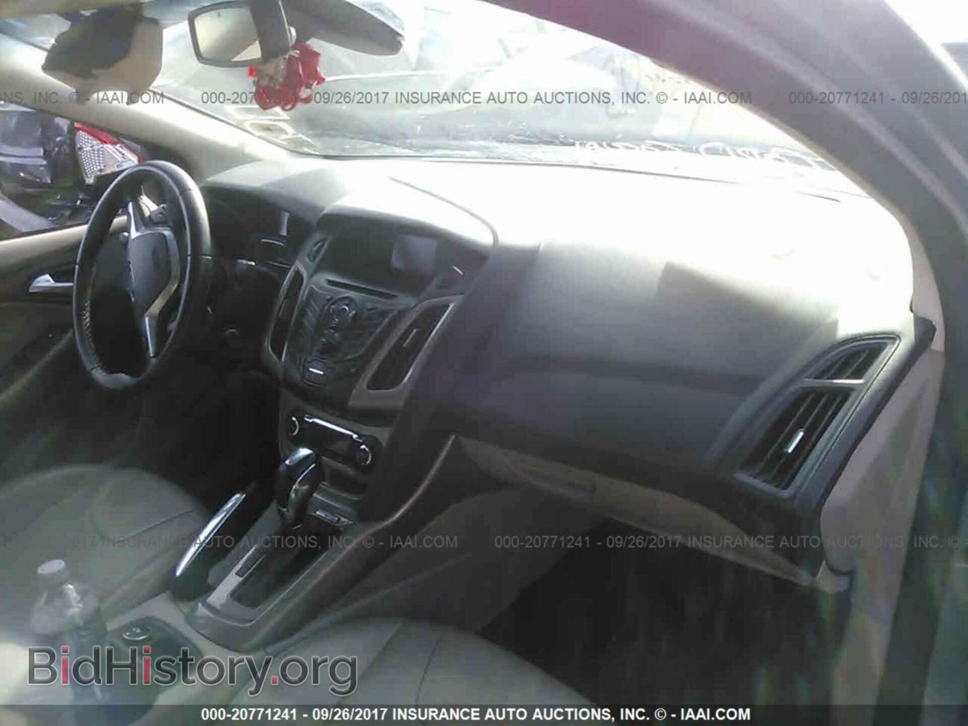 2012 Ford Focus - VIN: 1FAHP3H29CL333635 - Photo 5