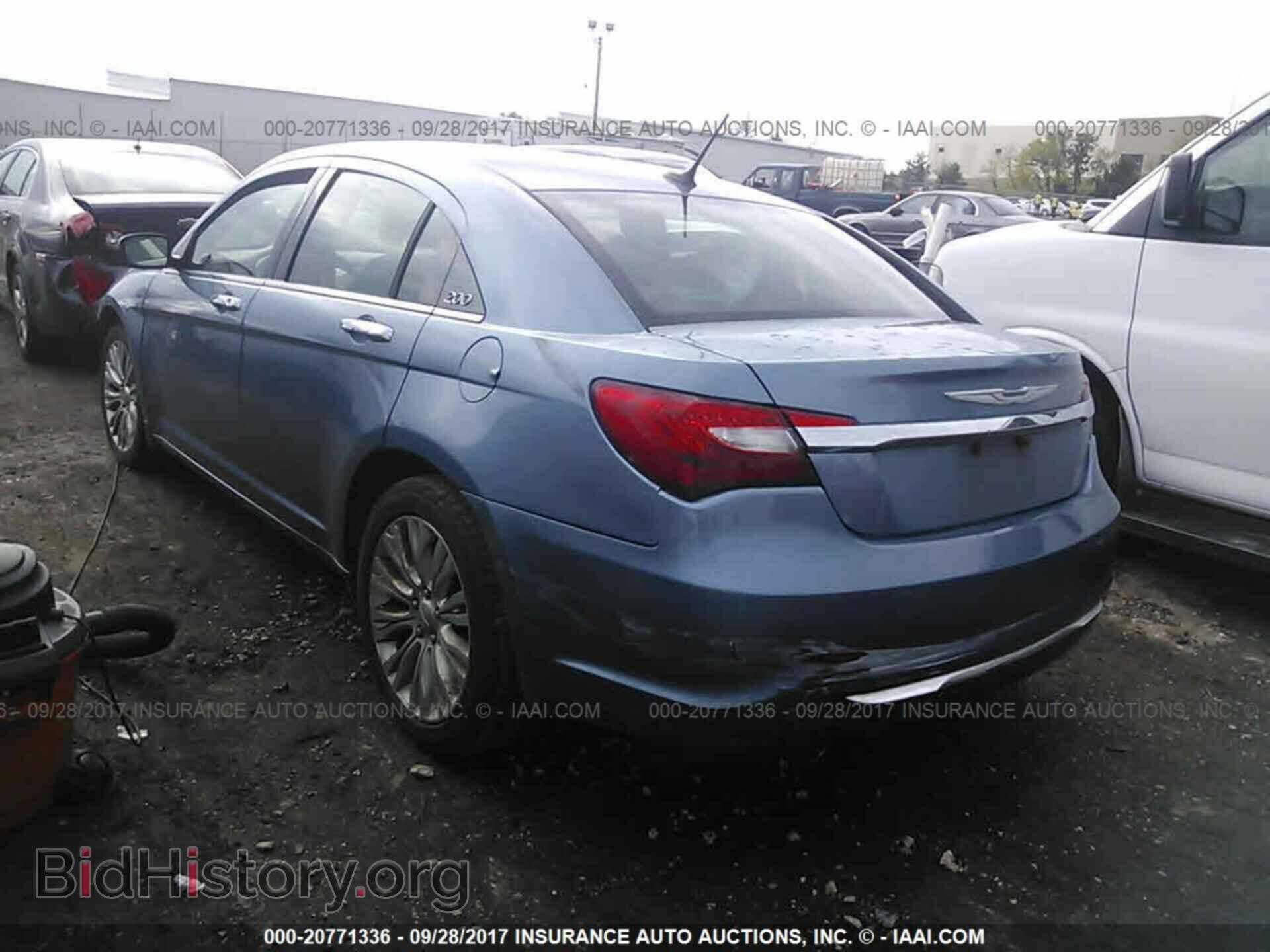 2011 Chrysler 200 - VIN: 1C3BC2FG0BN575662 - Photo 3