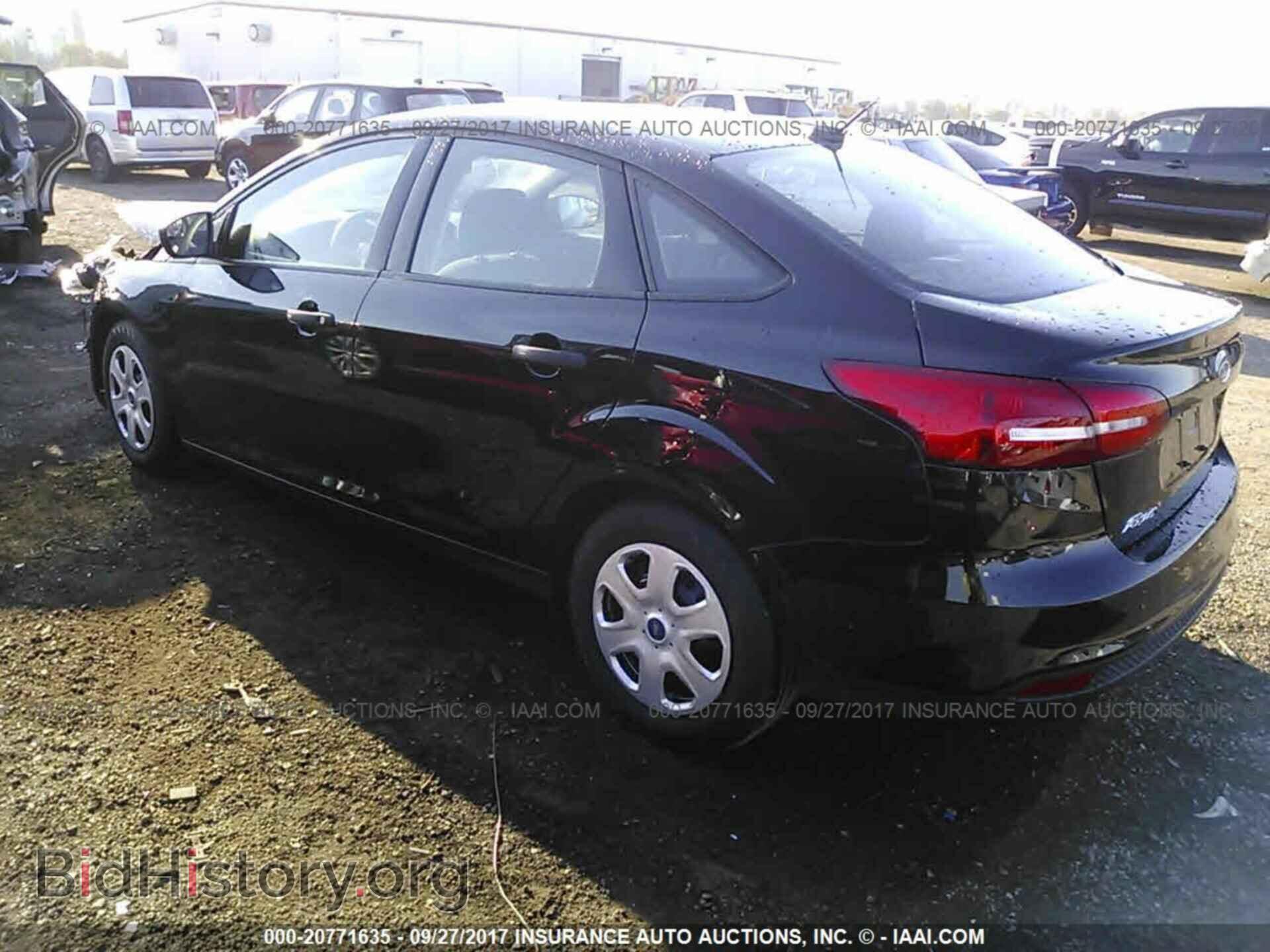 2017 Ford Focus - VIN: 1FADP3E22HL223164 - Photo 3