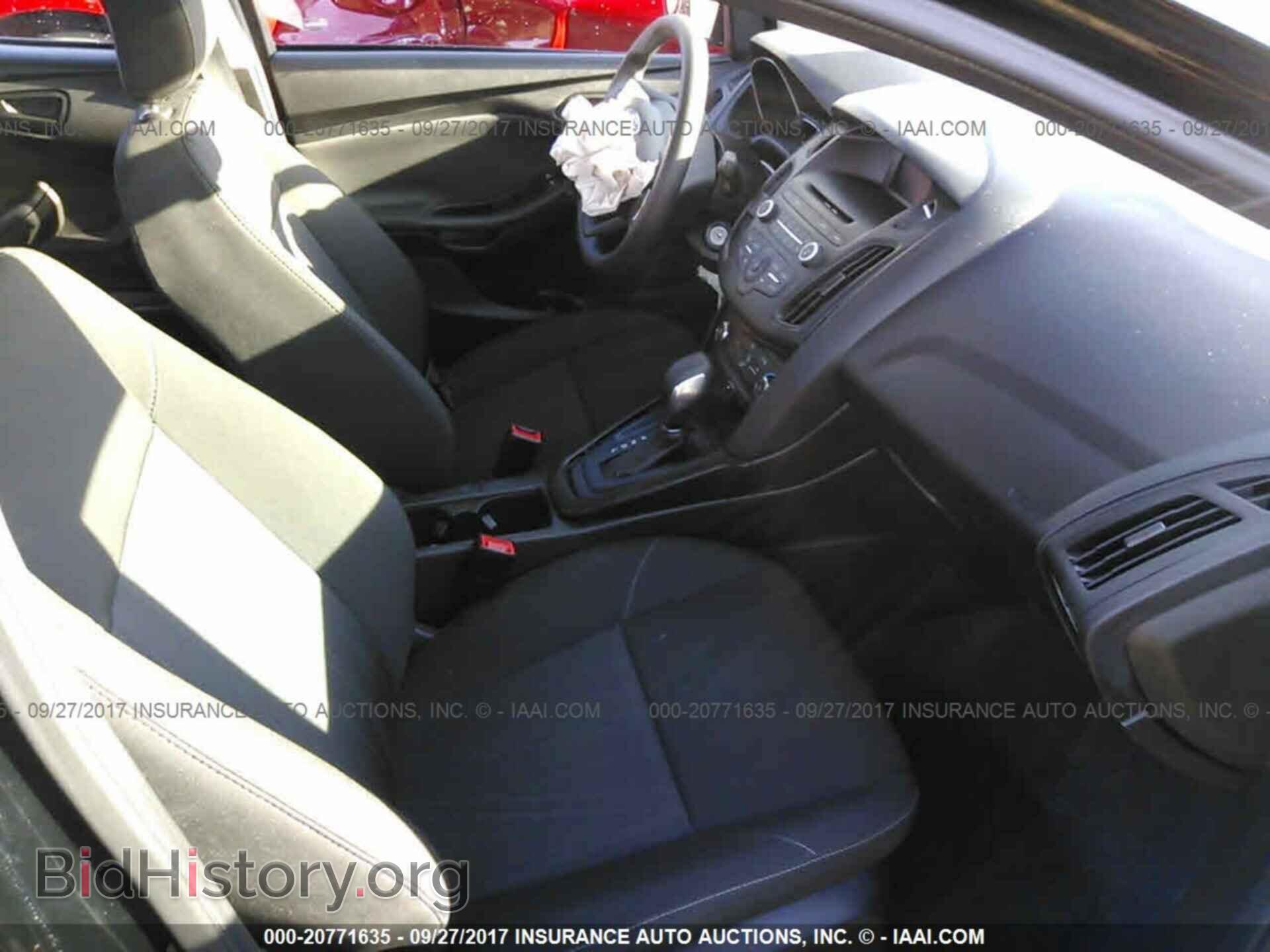 2017 Ford Focus - VIN: 1FADP3E22HL223164 - Photo 5