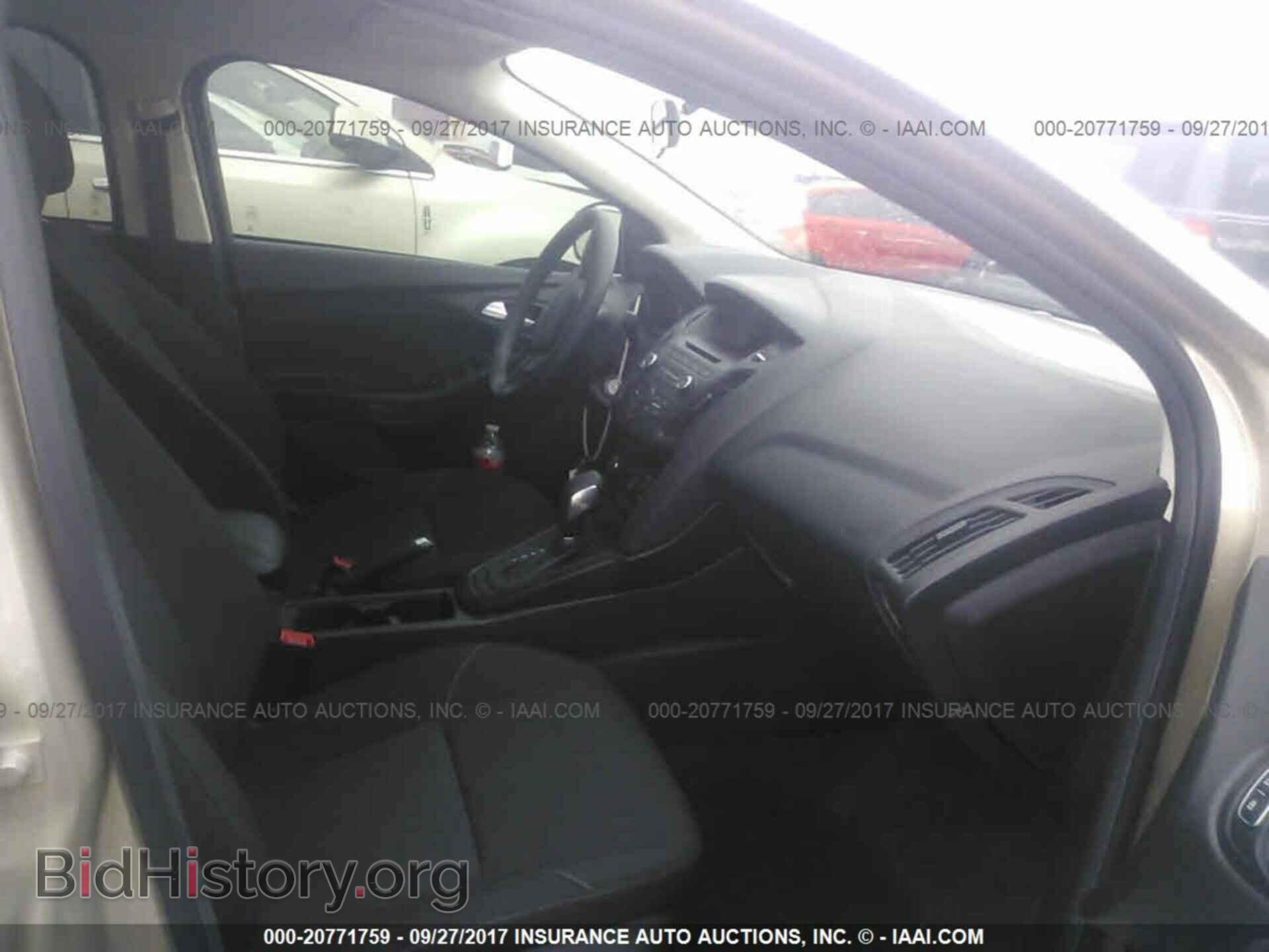 2017 Ford Focus - VIN: 1FADP3F21HL214597 - Photo 5