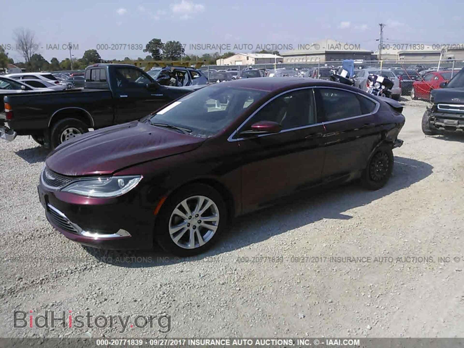 2015 Chrysler 200 - VIN: 1C3CCCAB0FN707752 - Photo 2