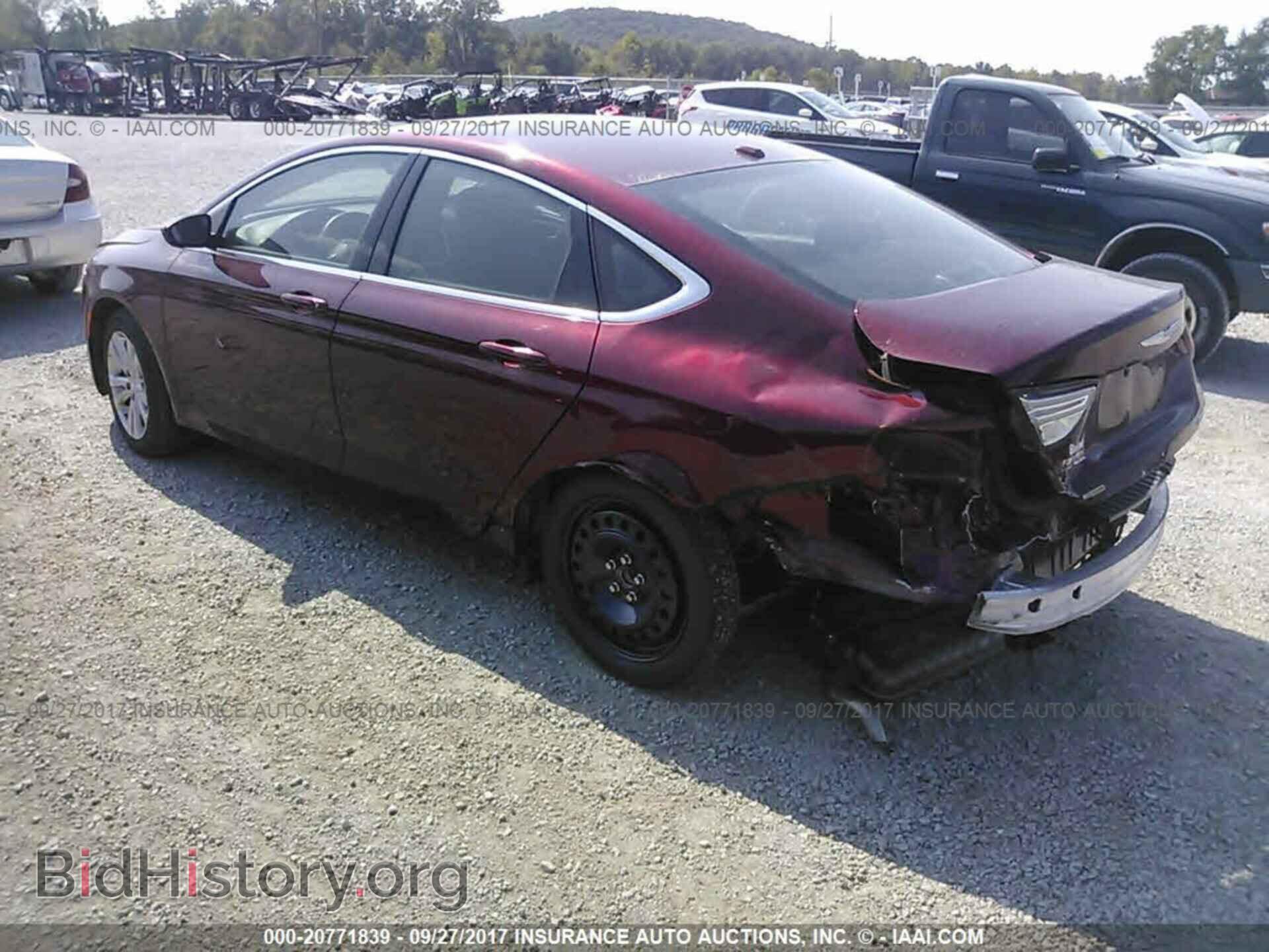 2015 Chrysler 200 - VIN: 1C3CCCAB0FN707752 - Photo 3