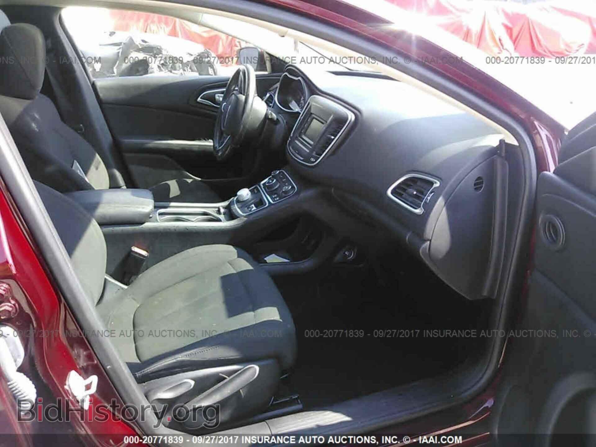 2015 Chrysler 200 - VIN: 1C3CCCAB0FN707752 - Photo 5
