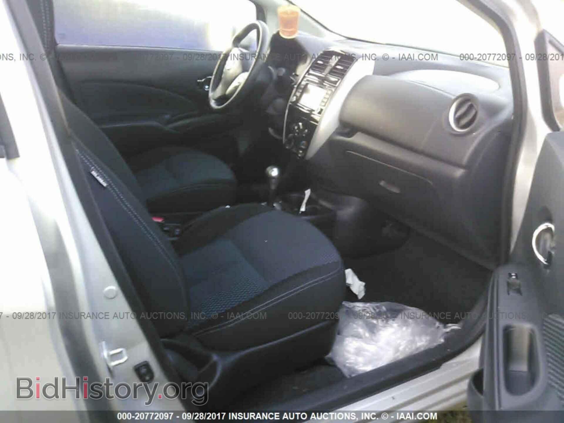 2015 Nissan Versa note - VIN: 3N1CE2CP8FL405864 - Photo 5
