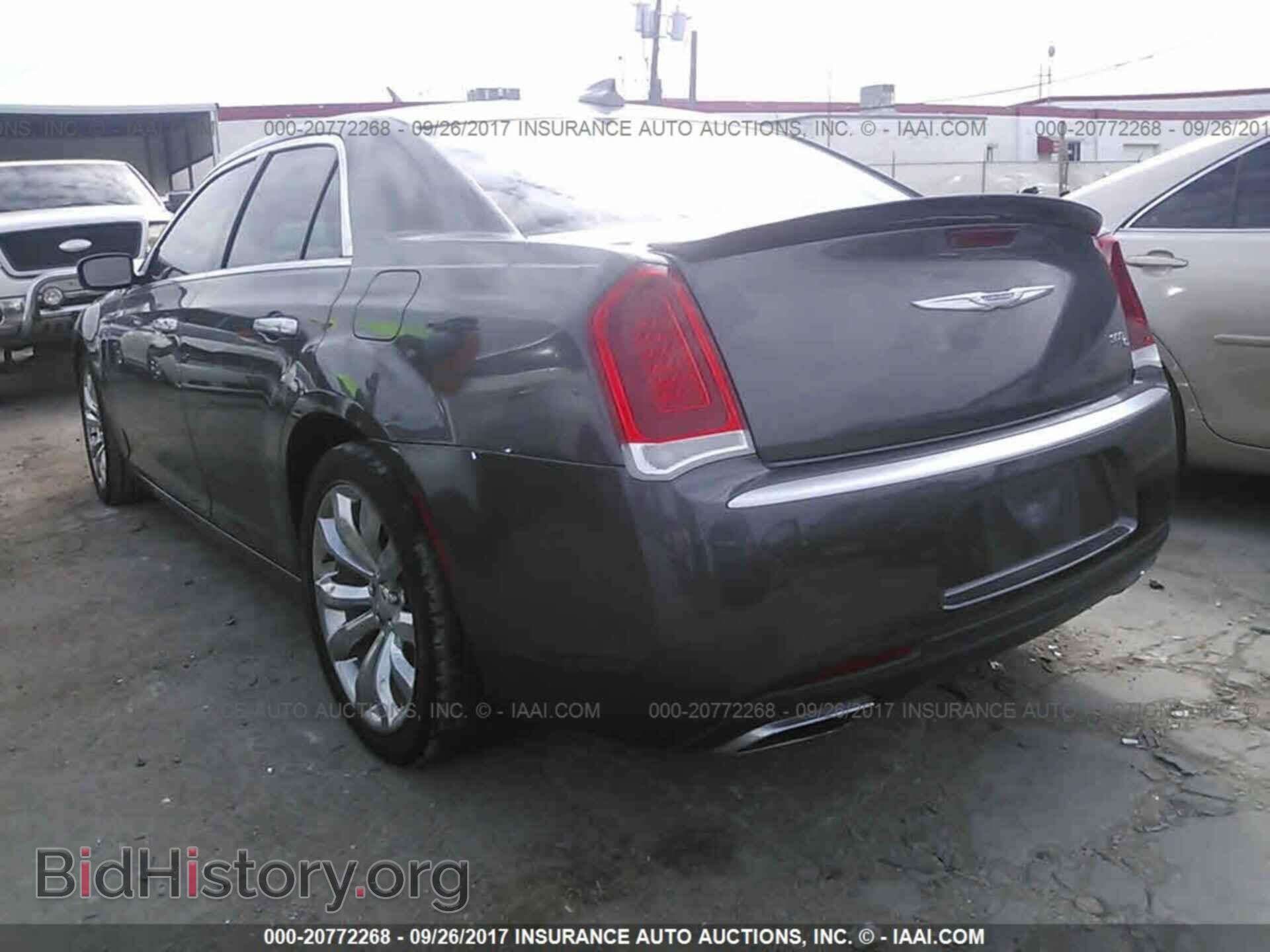 2015 Chrysler 300c - VIN: 2C3CCAPT6FH755947 - Фото 3