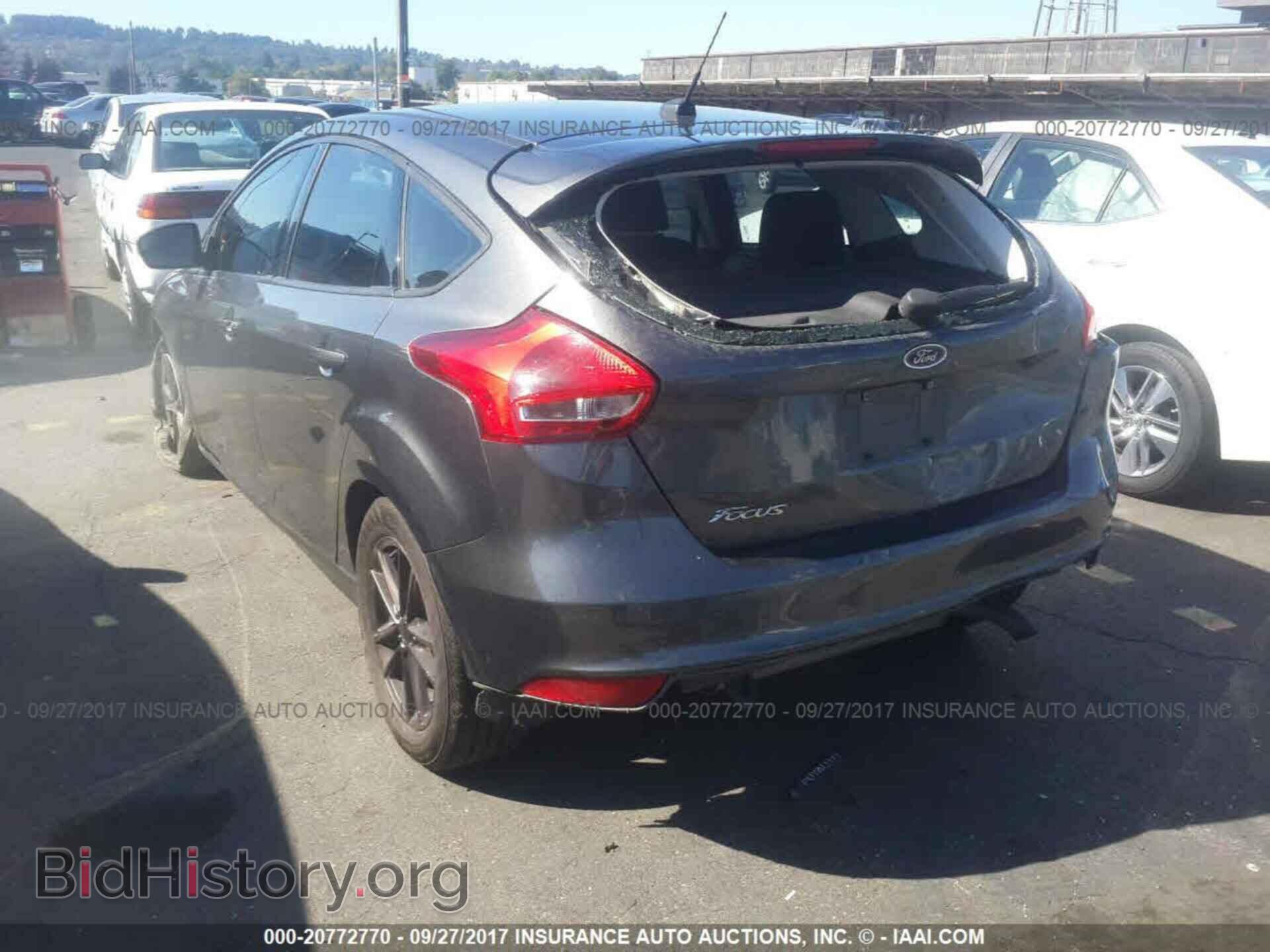 2016 Ford Focus - VIN: 1FADP3K23GL380687 - Photo 3