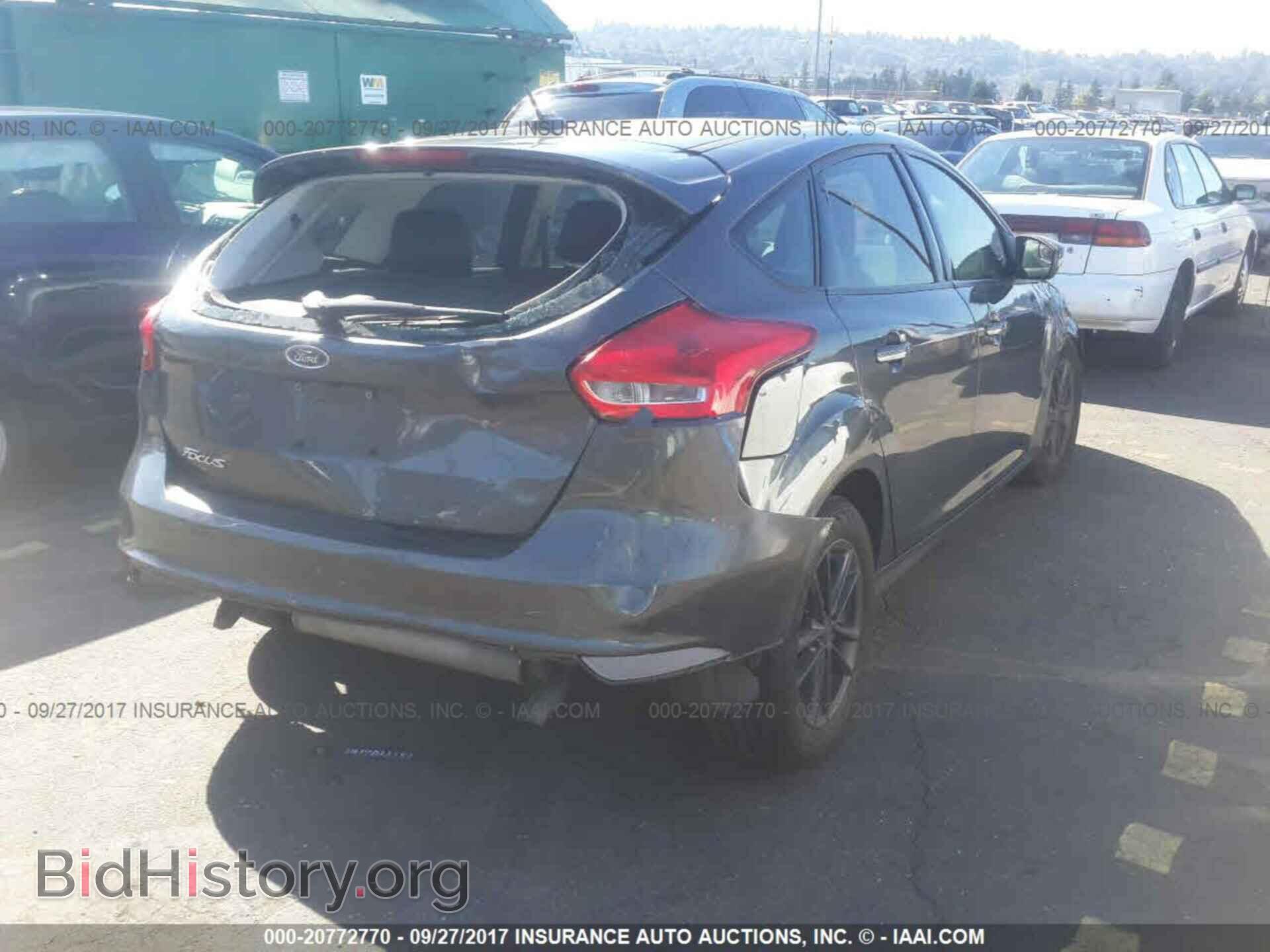 2016 Ford Focus - VIN: 1FADP3K23GL380687 - Photo 4