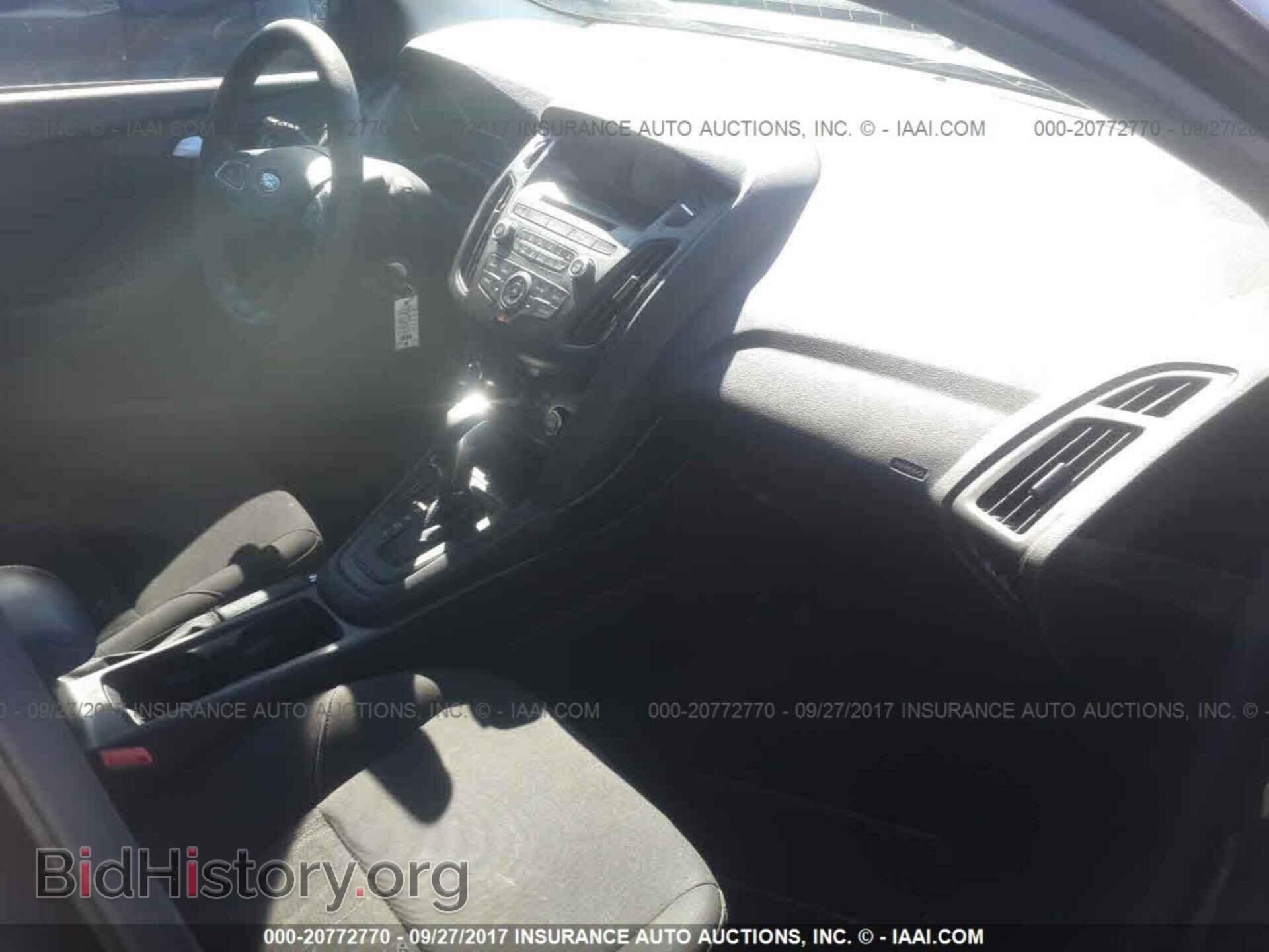 2016 Ford Focus - VIN: 1FADP3K23GL380687 - Photo 5